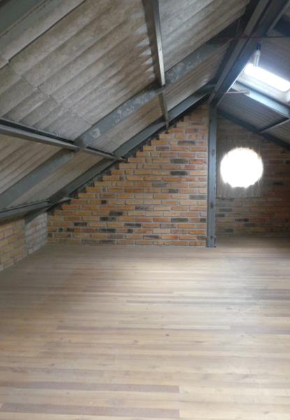 Casa de 3 Niveles en Urbanización Privada – Espacio, Seguridad y Confort en Cuenca