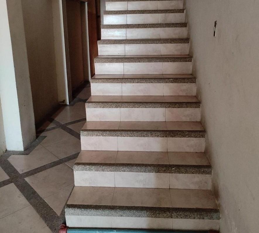 Casa multifamiliar con local comercial en  Machala