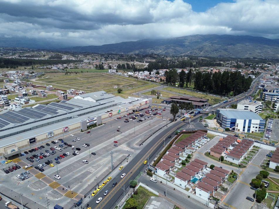 Terreno en venta en Urb. Business Center, Riobamba