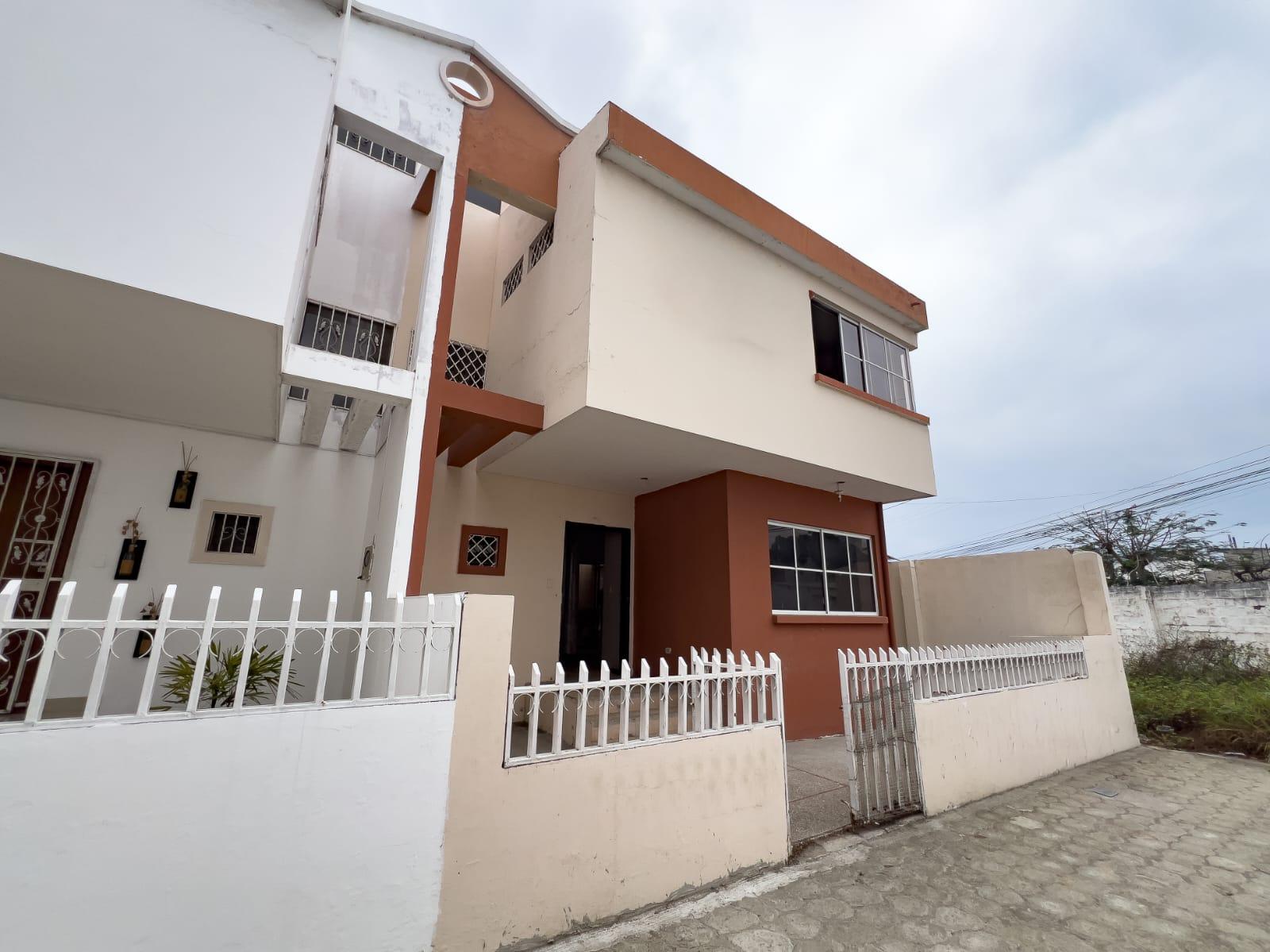 Casa en Venta, Conjunto Acacias II, Cdla Colinas de Rocafuerte, Manta