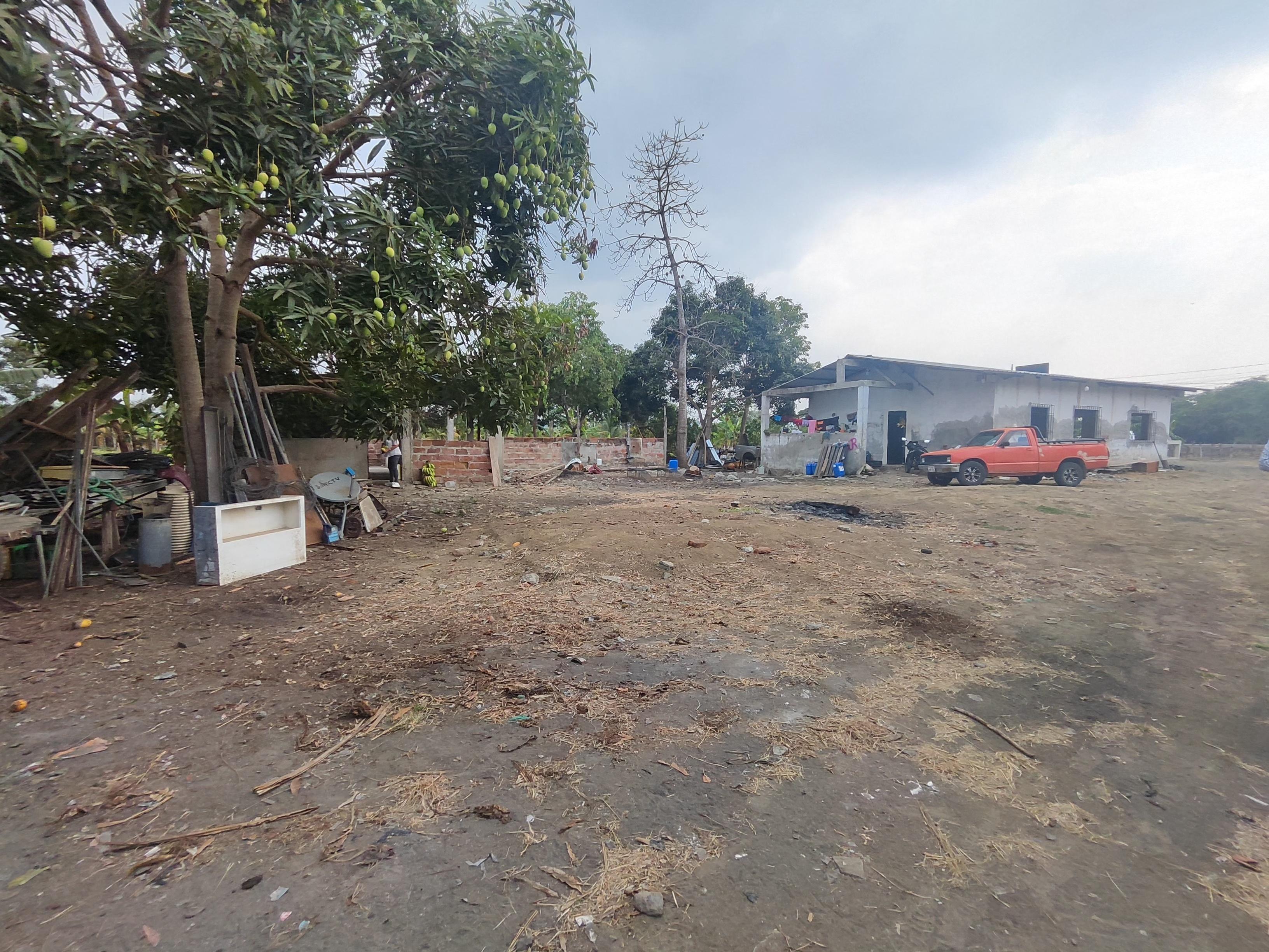 Terreno Residencial con Vivienda – Vía Chone-Boyacá, Chone