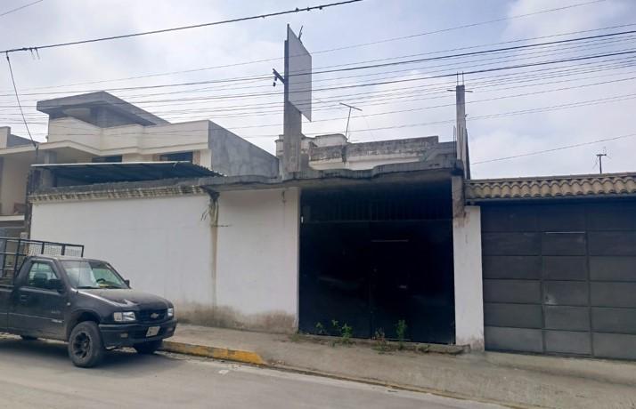 Vivienda Y Terreno Lote 15 En La Coop. De Vivienda Ciudad Nueva, Santo Domingo