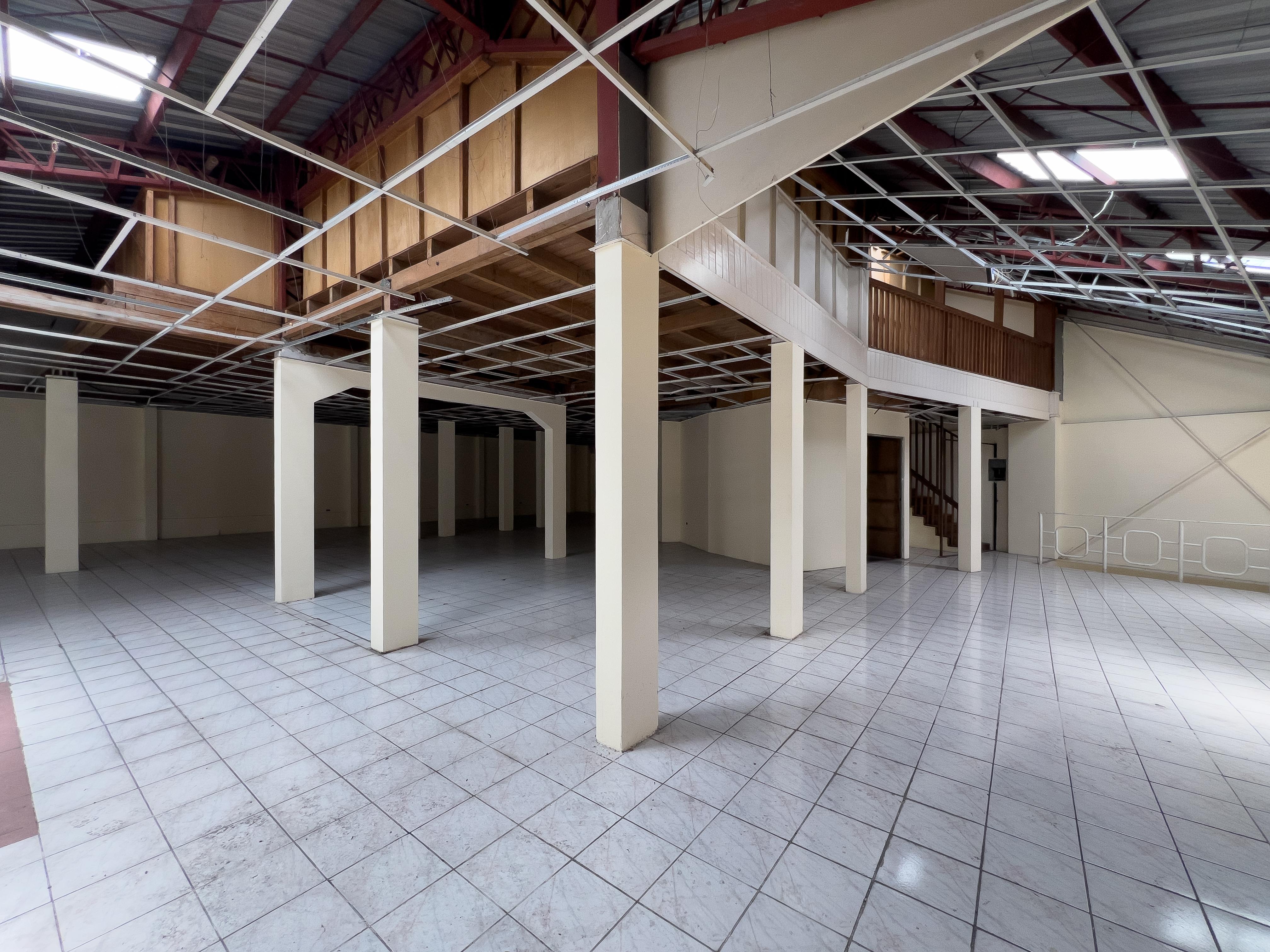 Galpón y Bodega de 340,40m2 Parroquia Chimbacalle En Los Andes