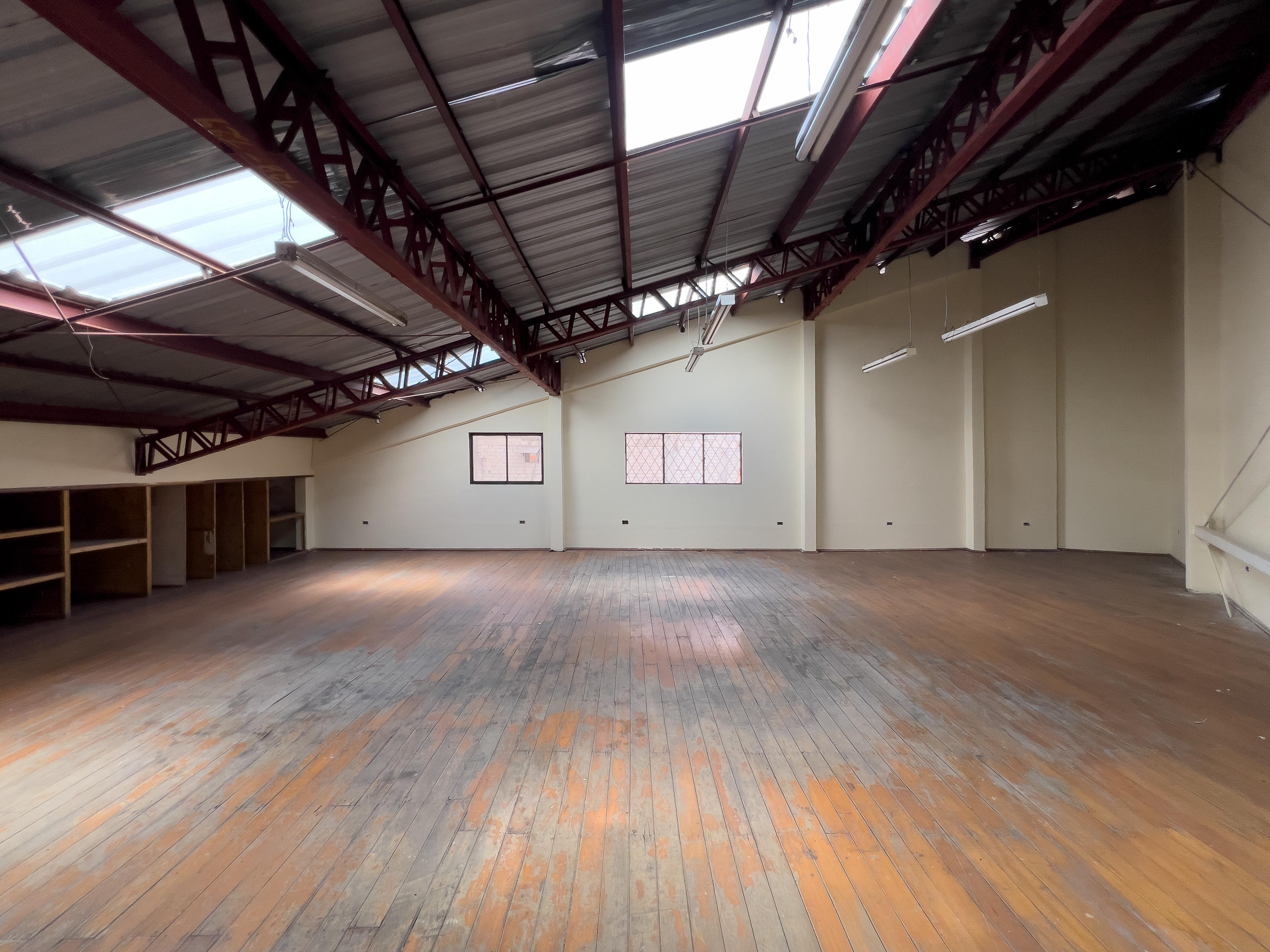 Galpón y Bodega de 340,40m2 Parroquia Chimbacalle En Los Andes
