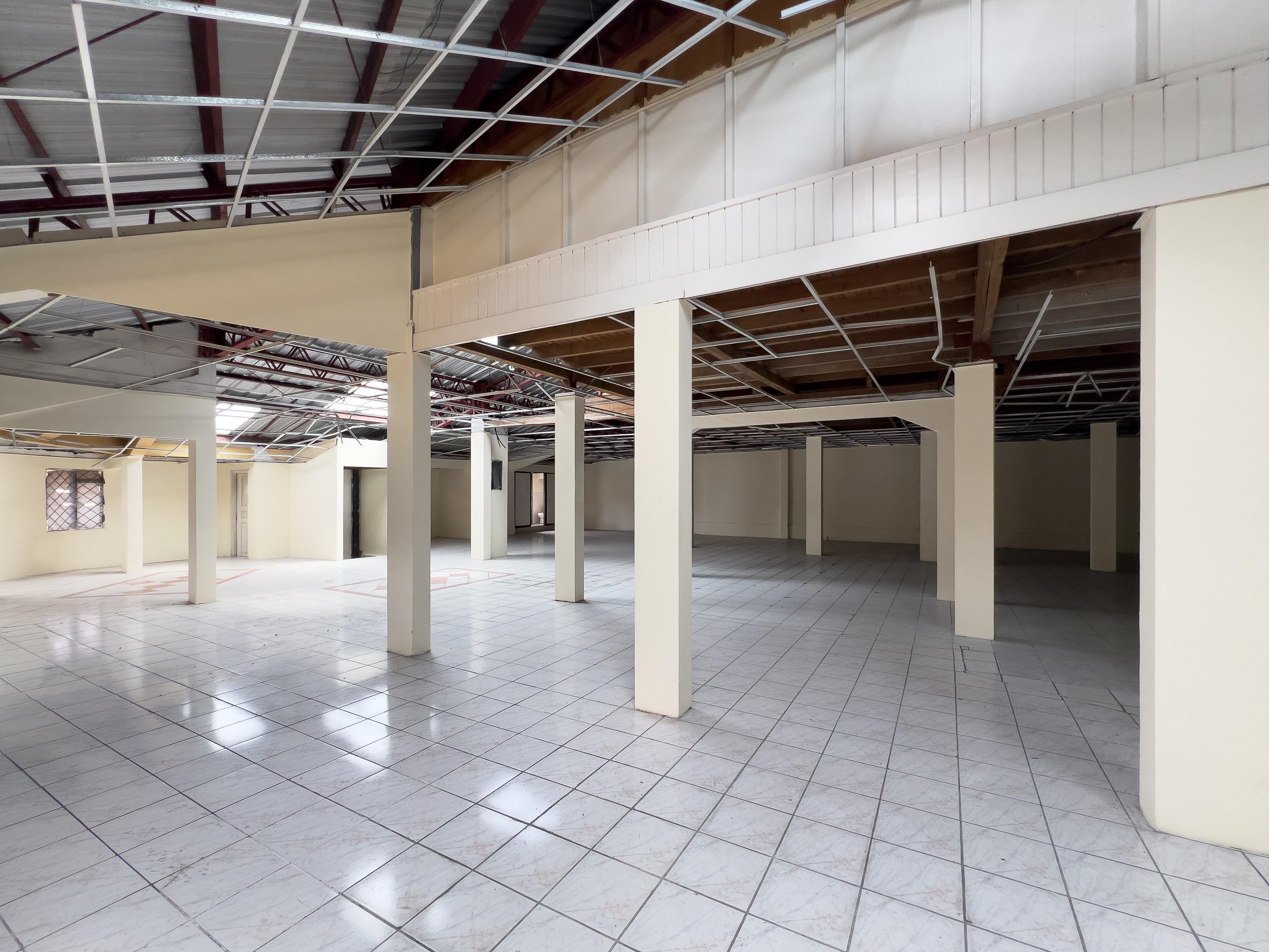 Galpón y Bodega de 340,40m2 Parroquia Chimbacalle En Los Andes