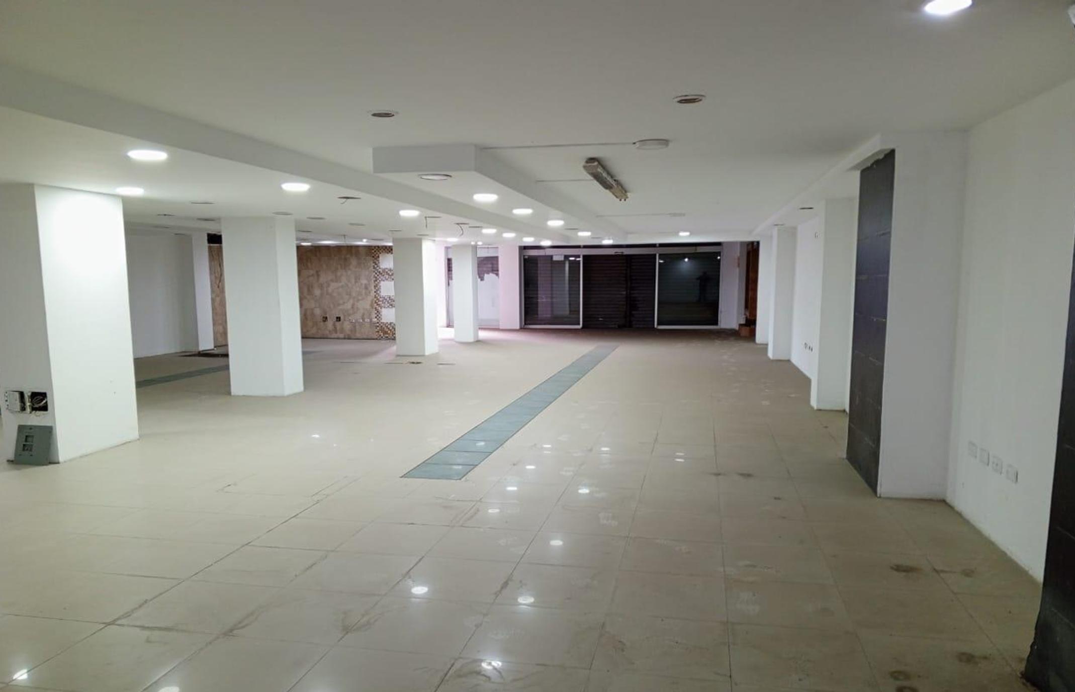 Edificio comercial en Machala