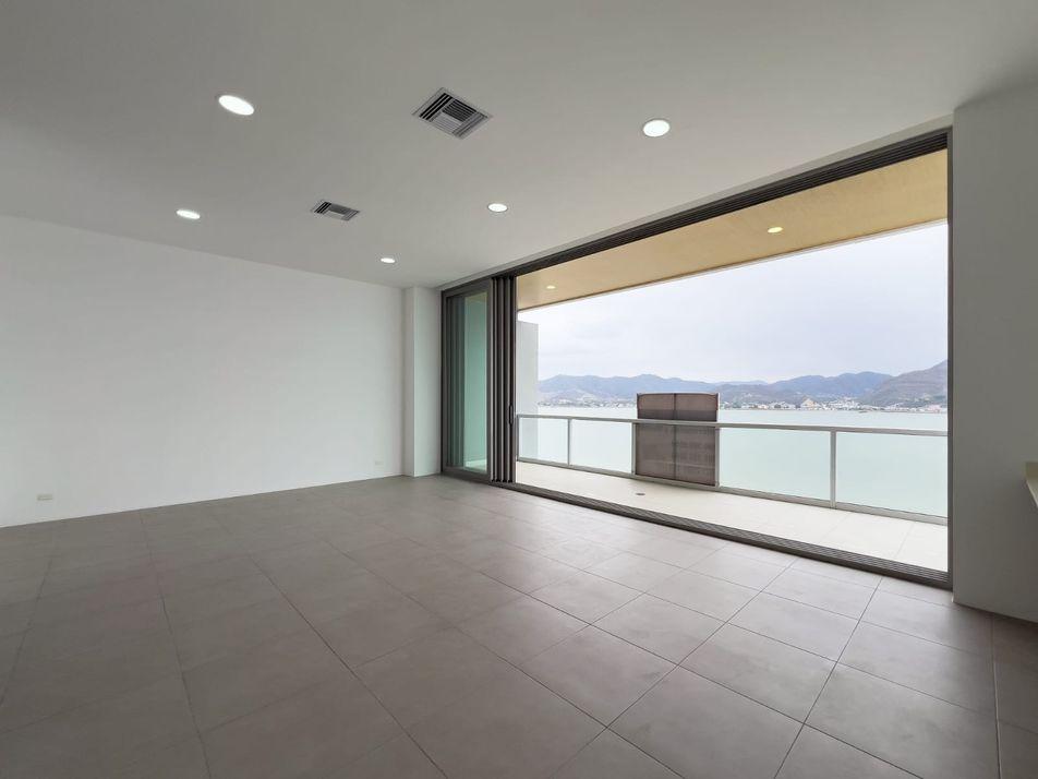 Penthouse de lujo con vista al mar