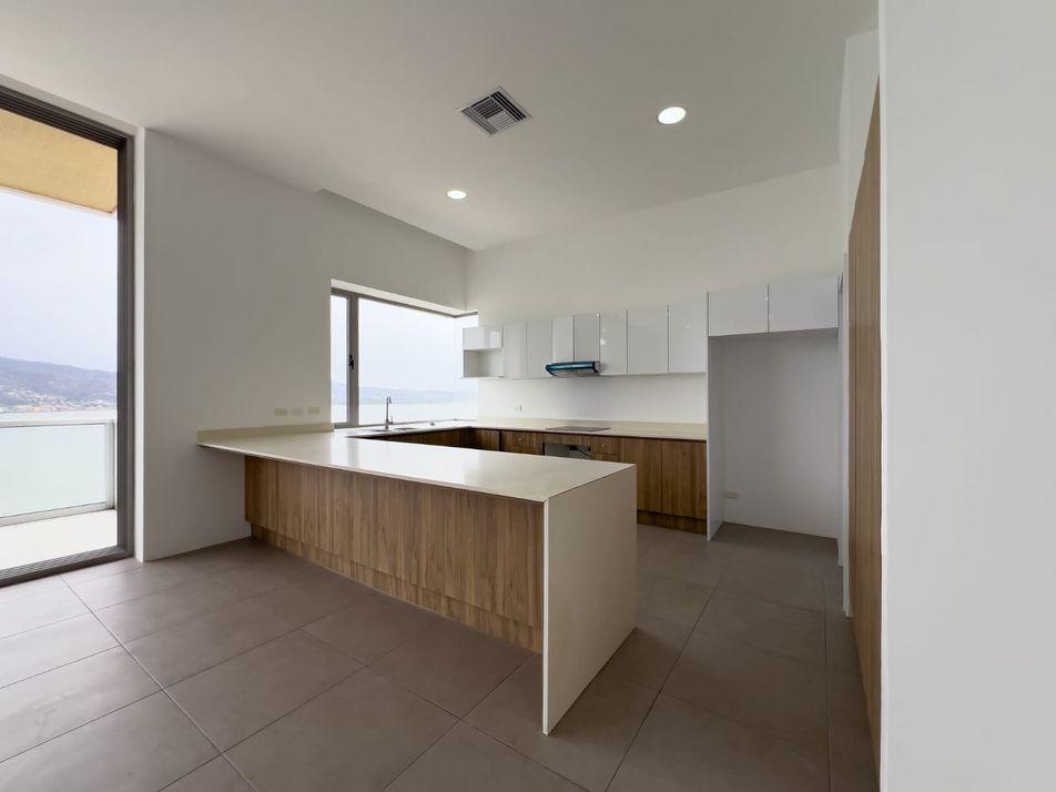 Penthouse de lujo con vista al mar