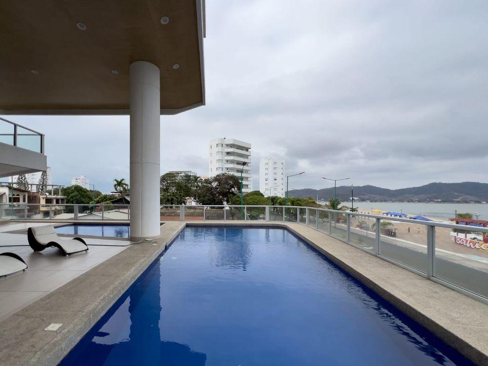 Penthouse de lujo con vista al mar