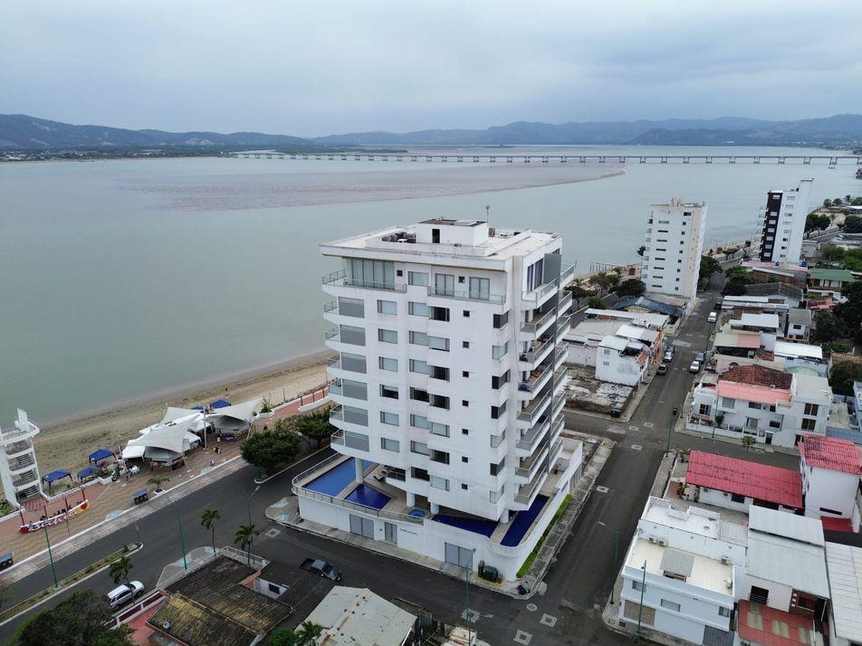Penthouse de lujo con vista al mar