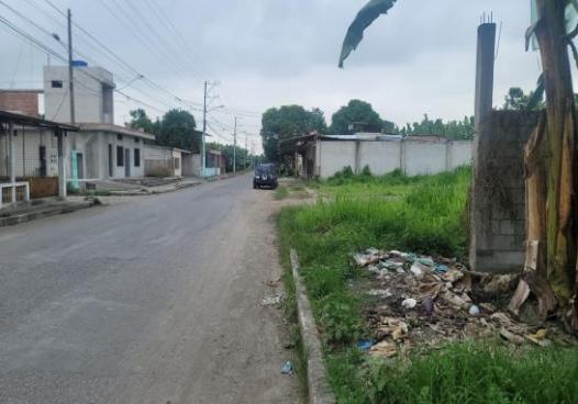 Predio rústico ubicado frente a la calle Velasco Ibarra