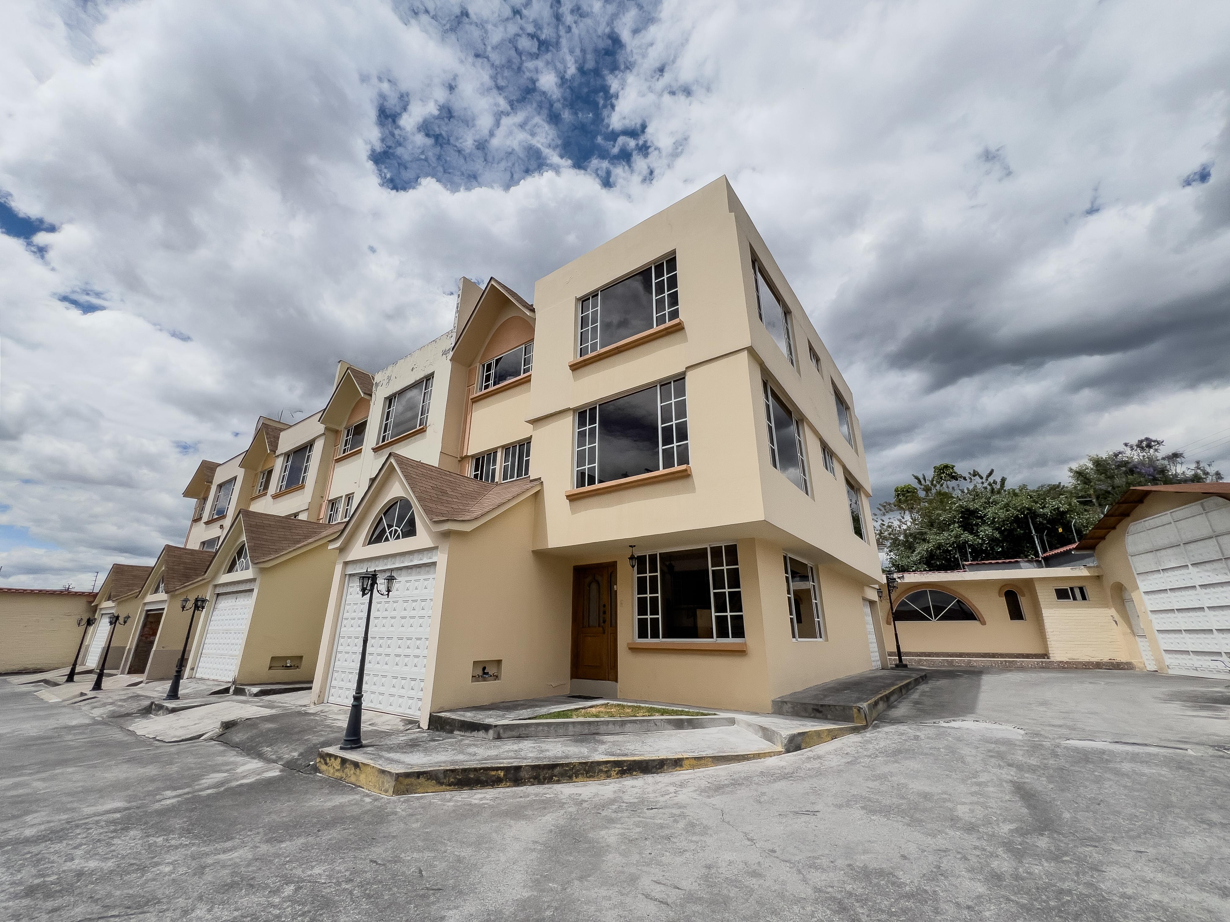 Casa en Venta en la Armenia, Conocoto
