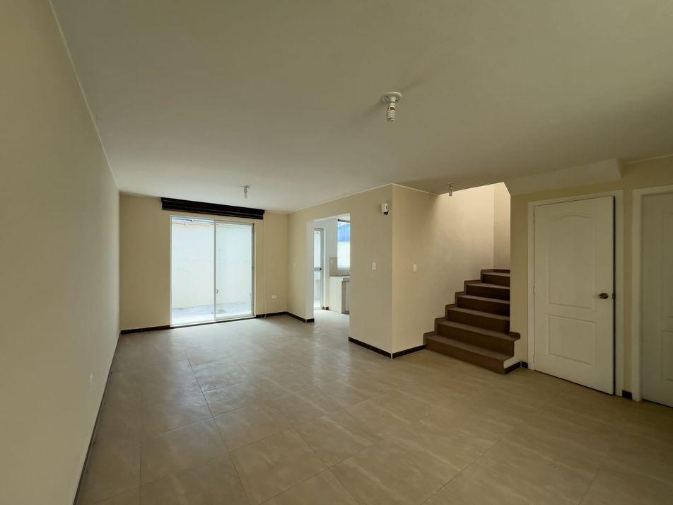 Vivienda de 2 Plantas en Av. El Retorno