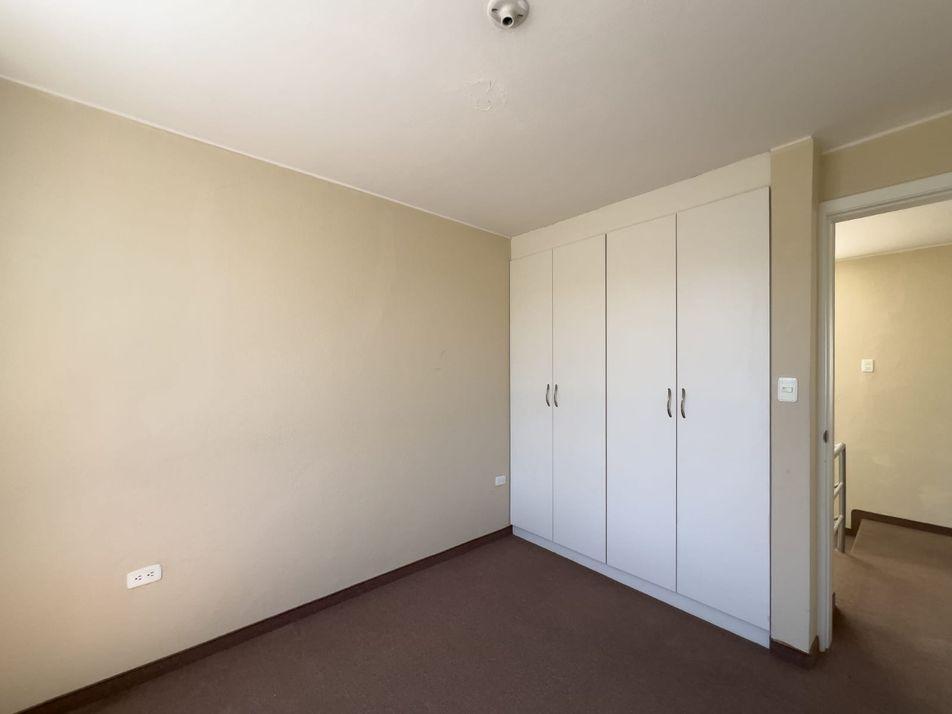 Vivienda de 2 Plantas en Av. El Retorno