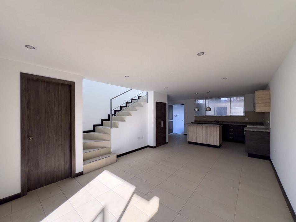 Casa En Venta, Aplica Crédito Vip 4.87%, Sector Huertos Familiares Azaya, Ibarra