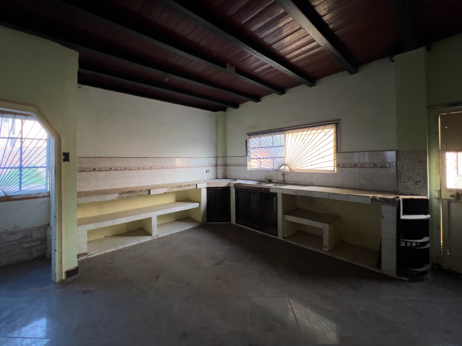 Casa con Altillo en Terreno Esquinero en venta – Jaramijó, Manabí