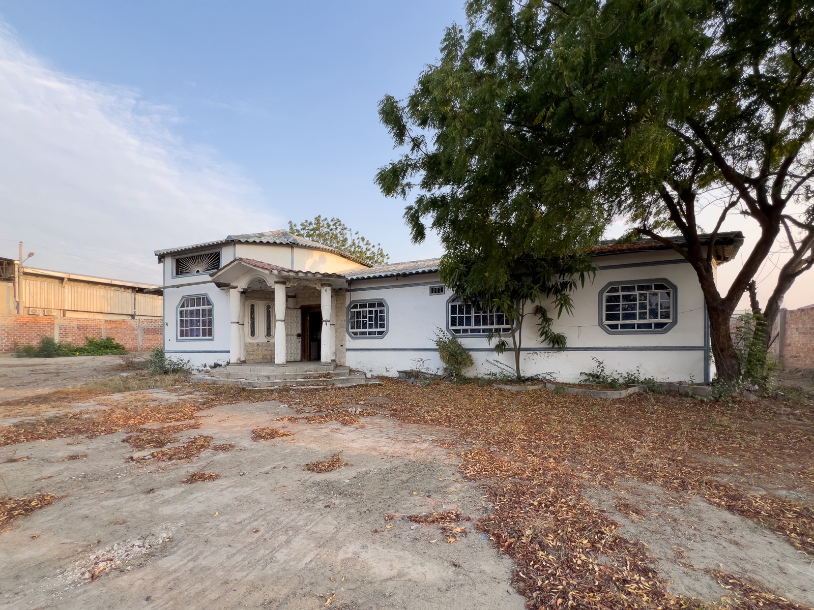 Casa con Altillo en Terreno Esquinero en venta – Jaramijó, Manabí