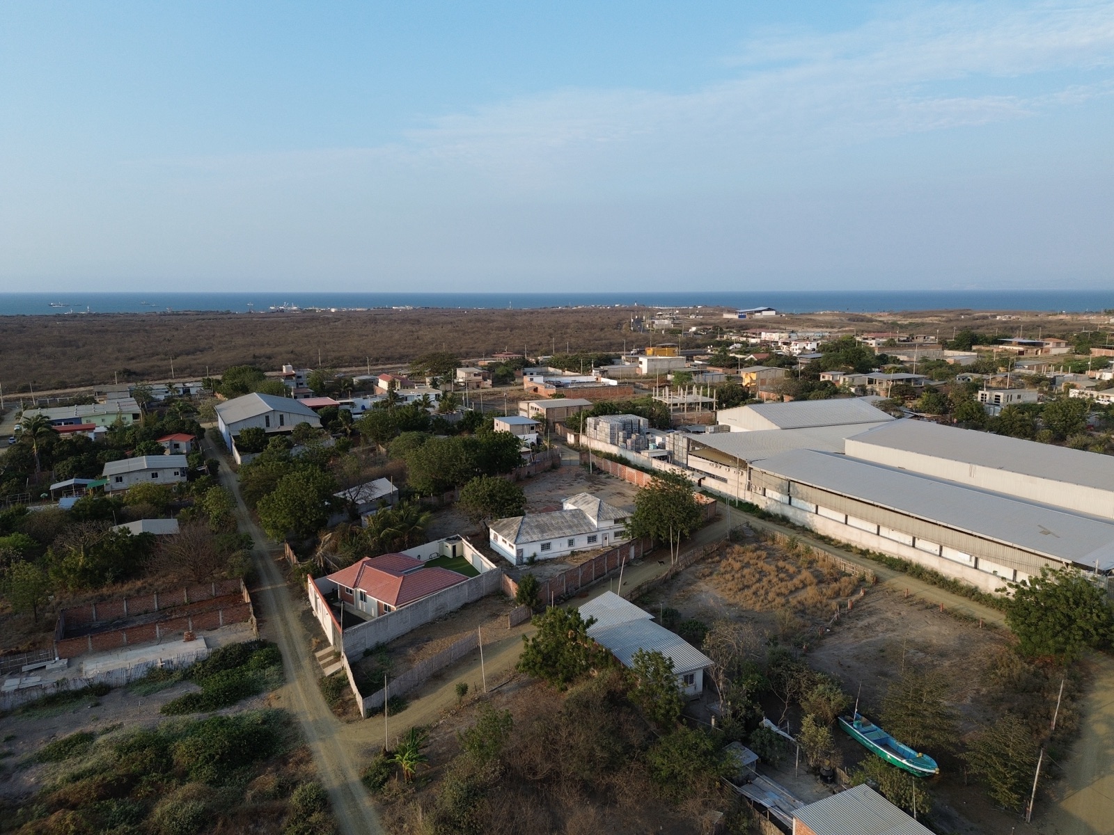 Casa con Altillo en Terreno Esquinero en venta – Jaramijó, Manabí