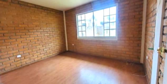 Casa de 3 Niveles en Urbanización Privada – Espacio, Seguridad y Confort en Cuenca