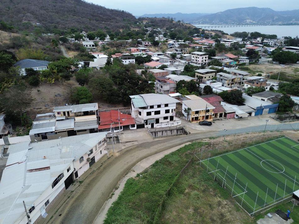 Vivienda Multifamiliar De Tres Niveles