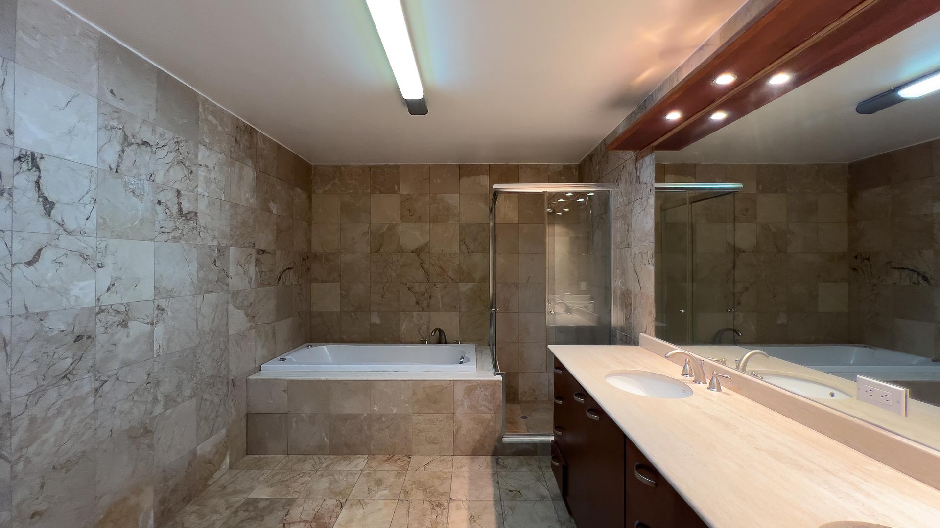 Departamento Dúplex en Venta en Bellavista, Quito