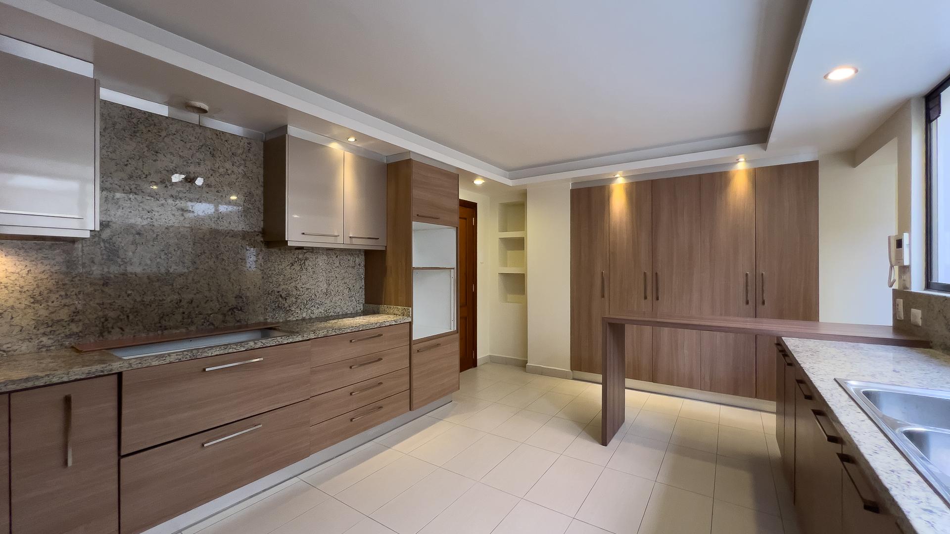 Departamento Dúplex en Venta en Bellavista, Quito