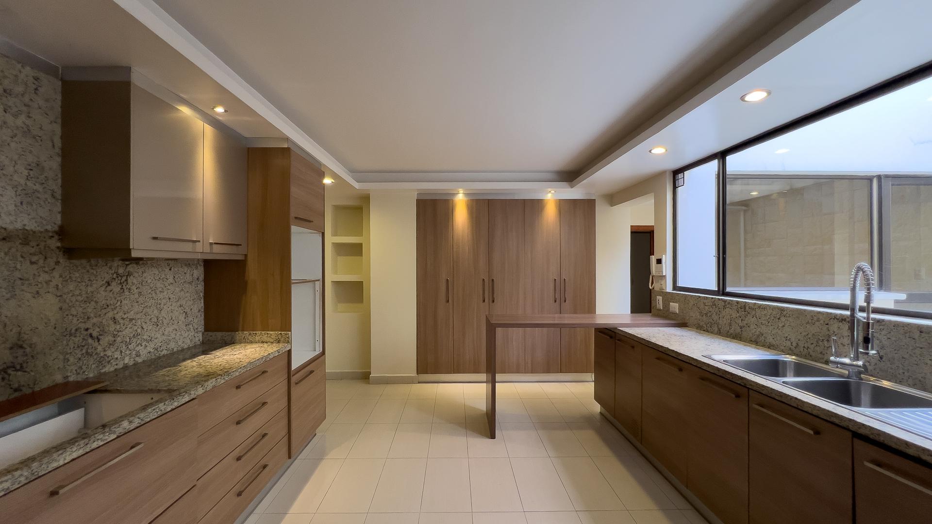 Departamento Dúplex en Venta en Bellavista, Quito