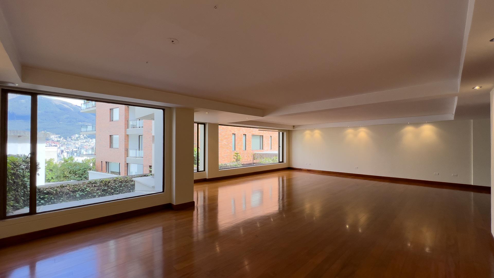 Departamento Dúplex en Venta en Bellavista, Quito