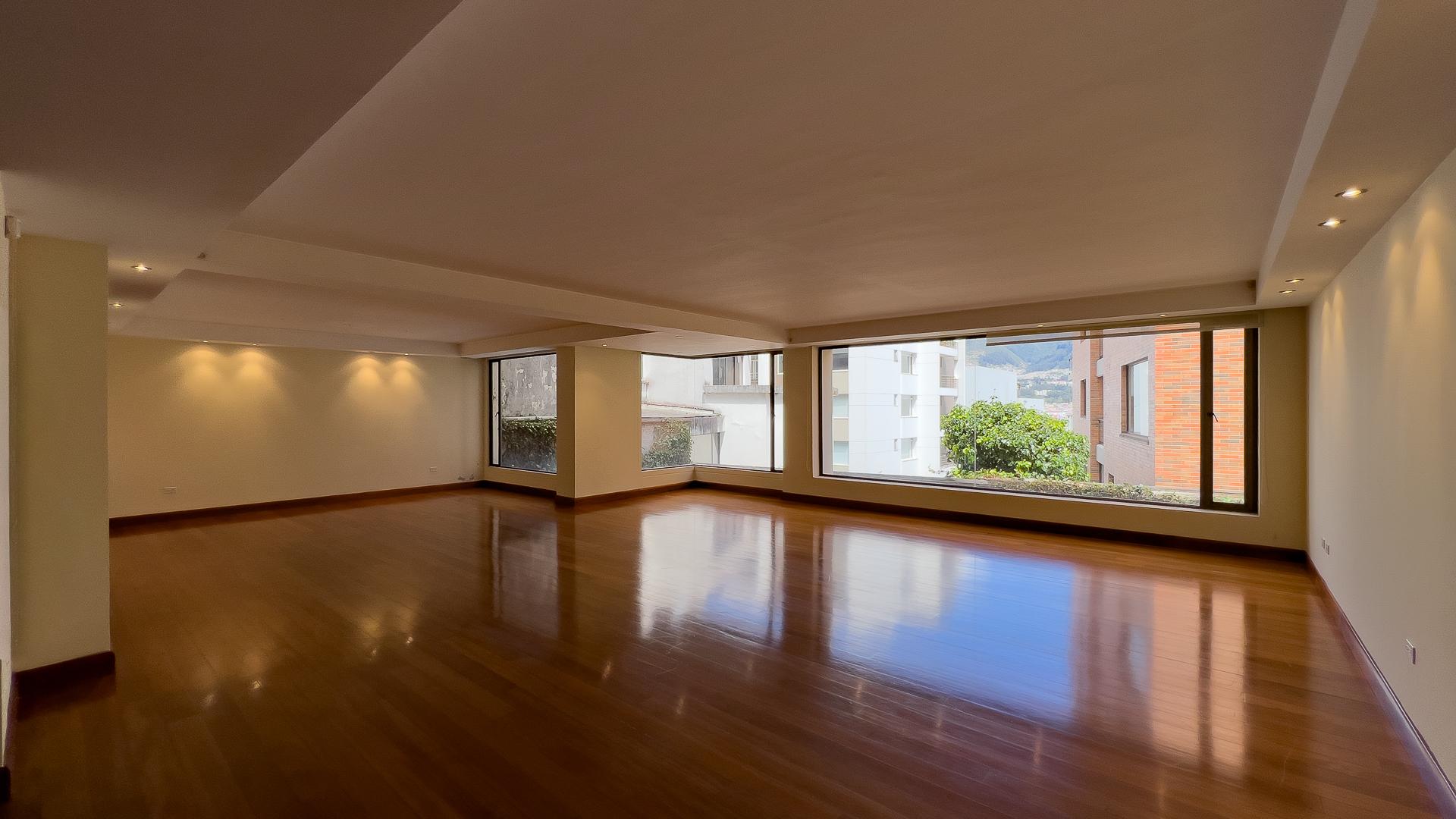 Departamento Dúplex en Venta en Bellavista, Quito