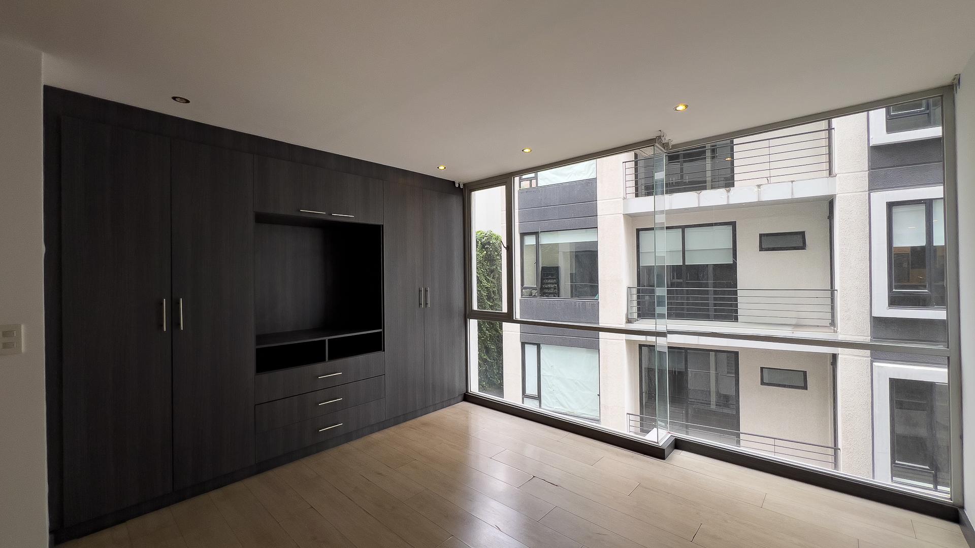 Departamento con balcón en la González Suárez