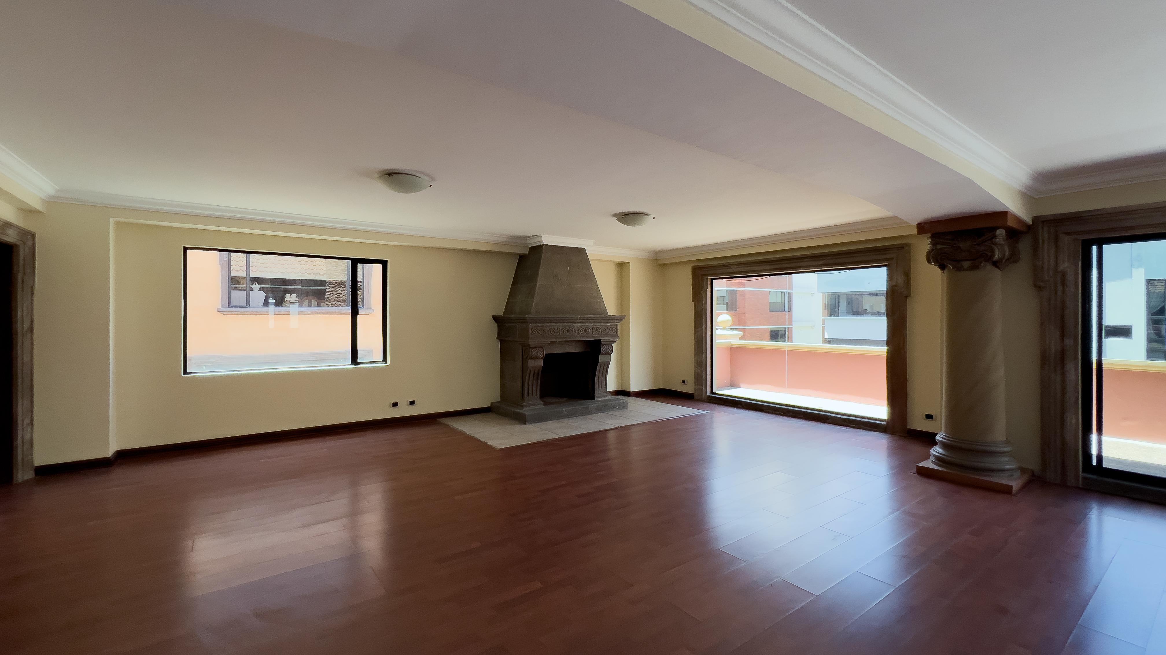 Departamento con balcón y terraza privada en La República del Salvador
