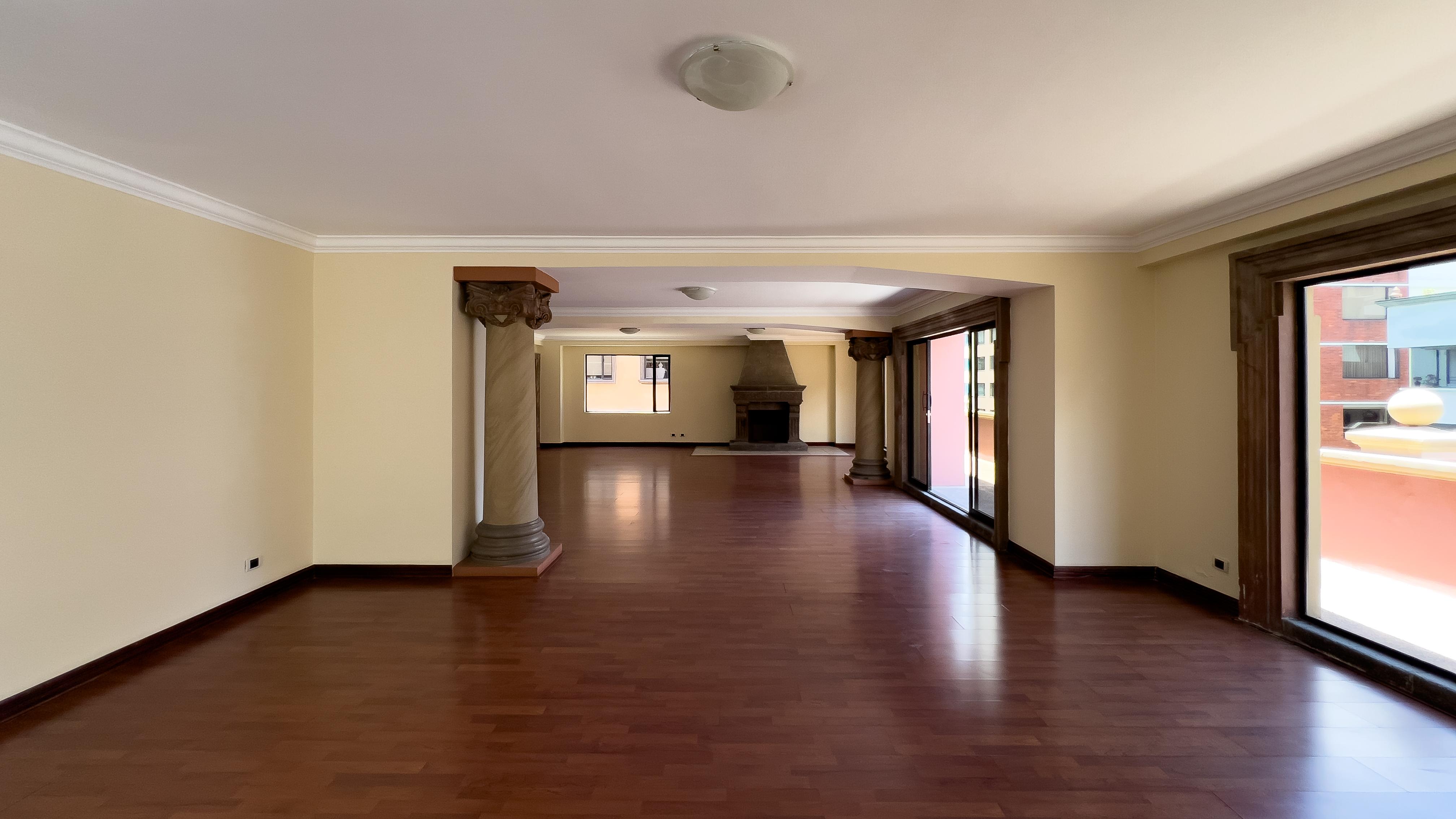 Departamento con balcón y terraza privada en La República del Salvador