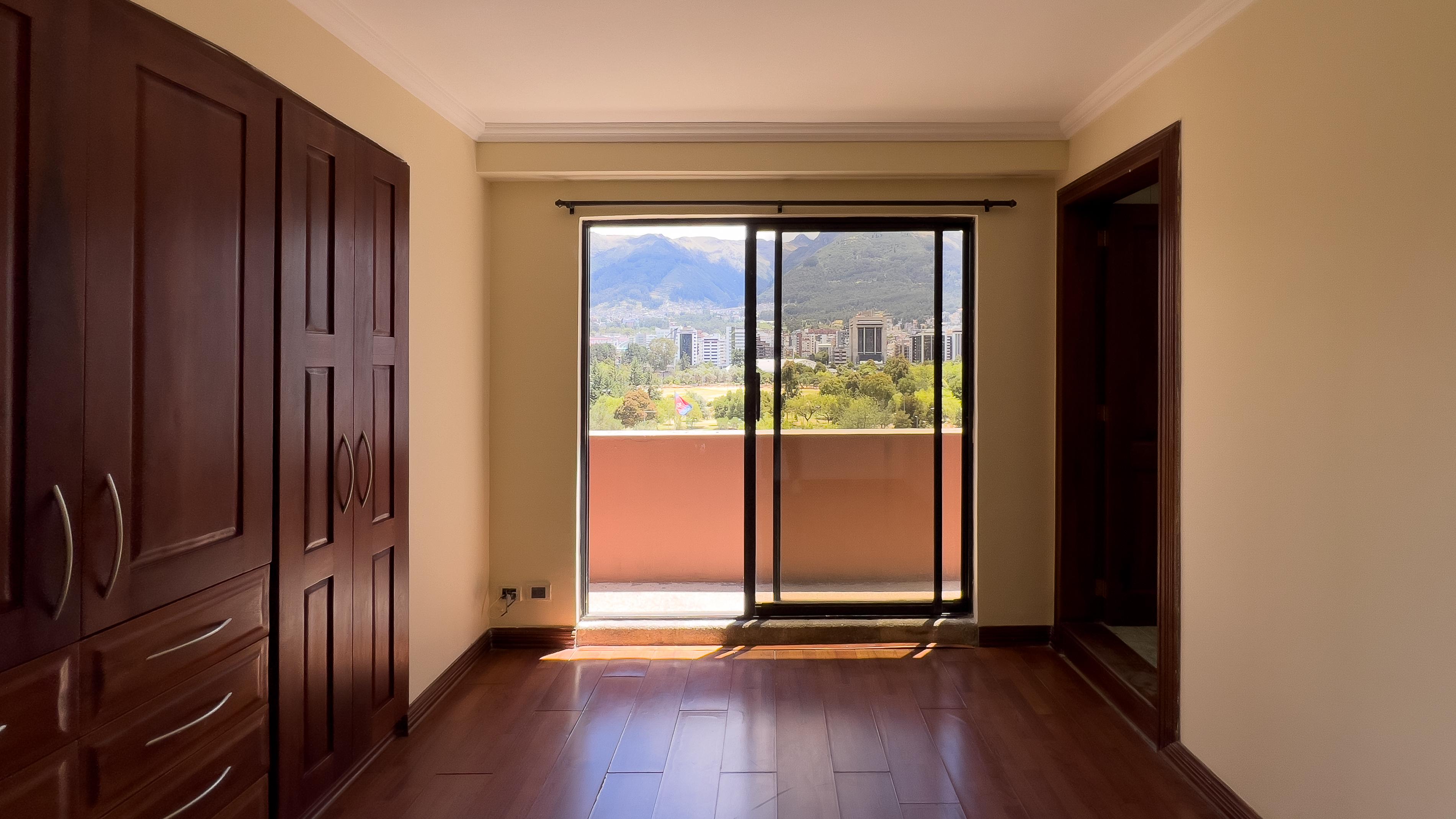 Departamento con balcón y terraza privada en La República del Salvador