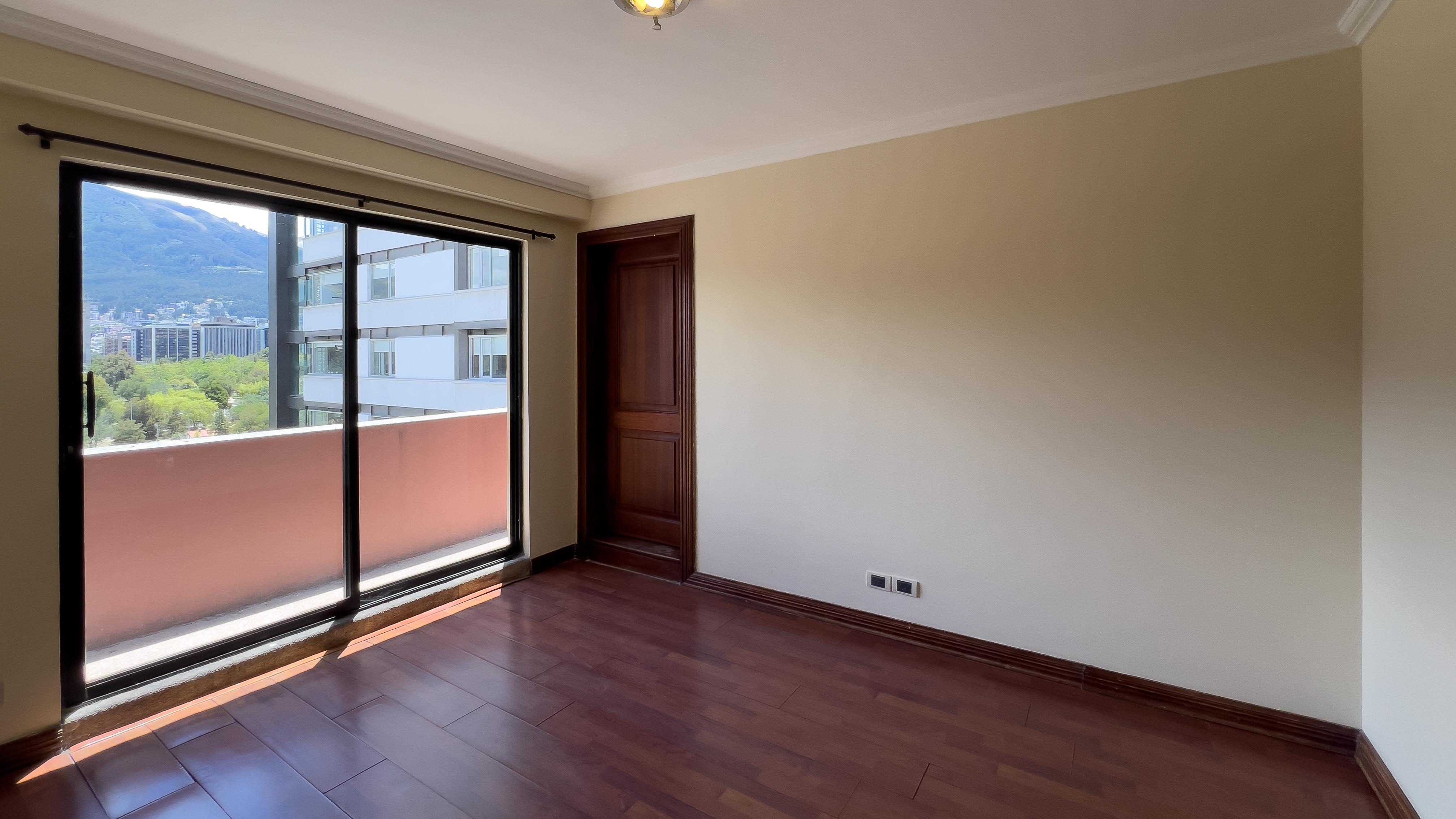 Departamento con balcón y terraza privada en La República del Salvador