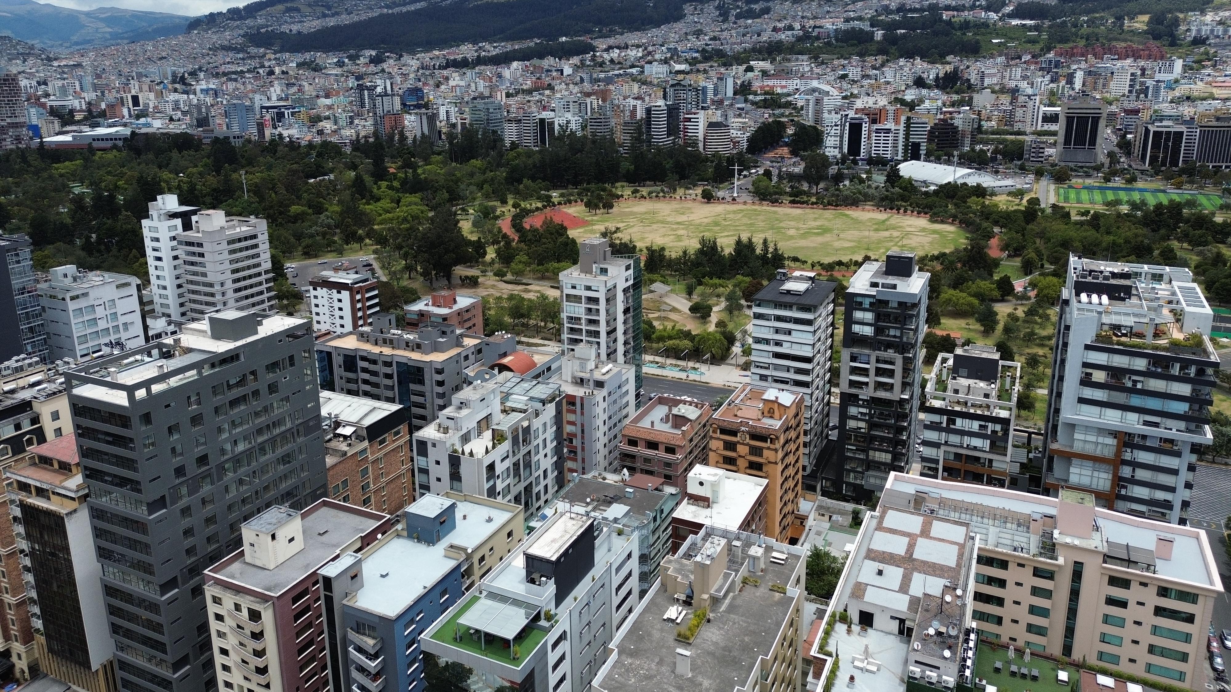 Departamento con balcón y terraza privada en La República del Salvador