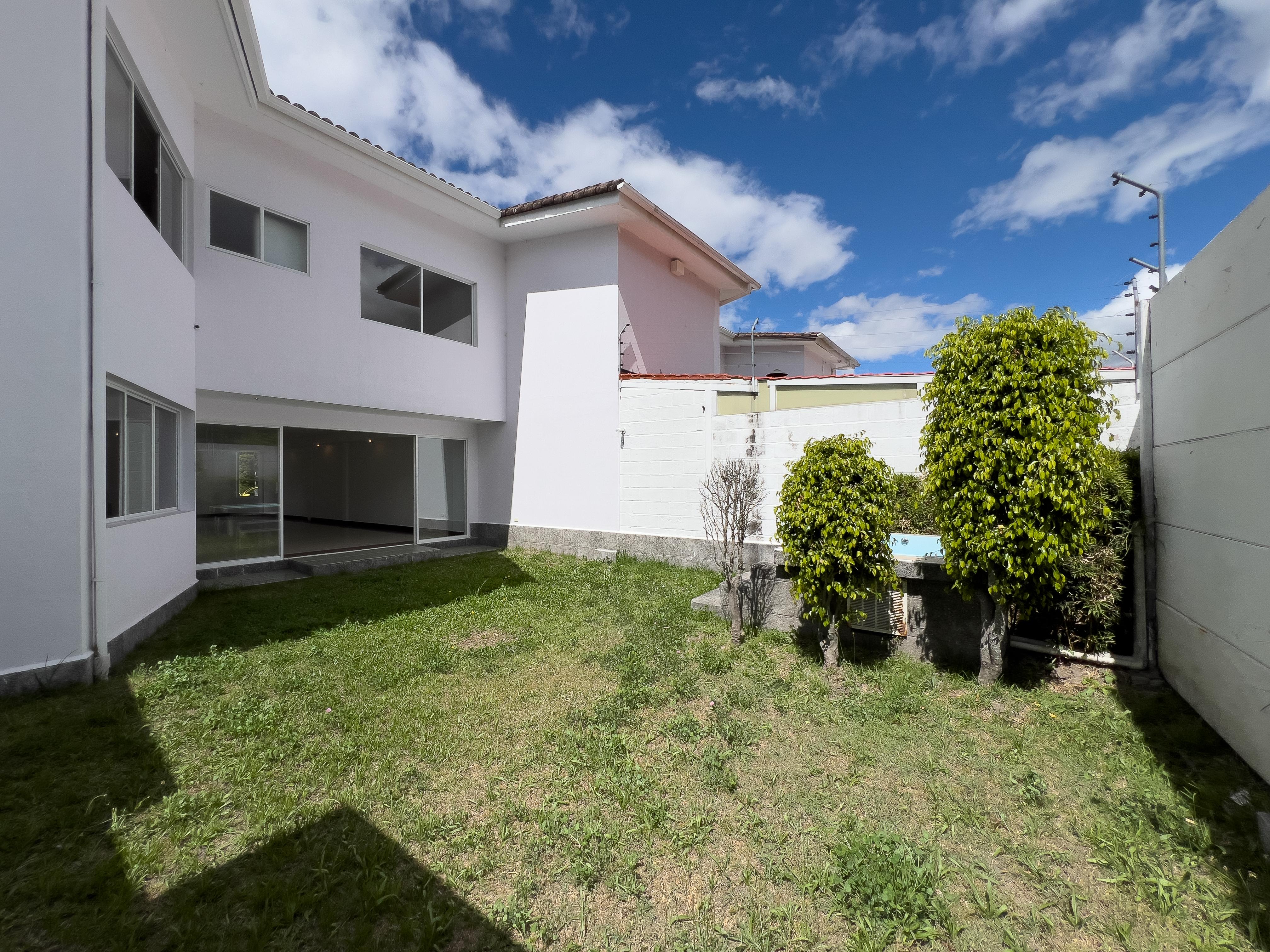 Casa en venta, Conocoto, Conjunto Fairyland, Av. Chillo Jijón
