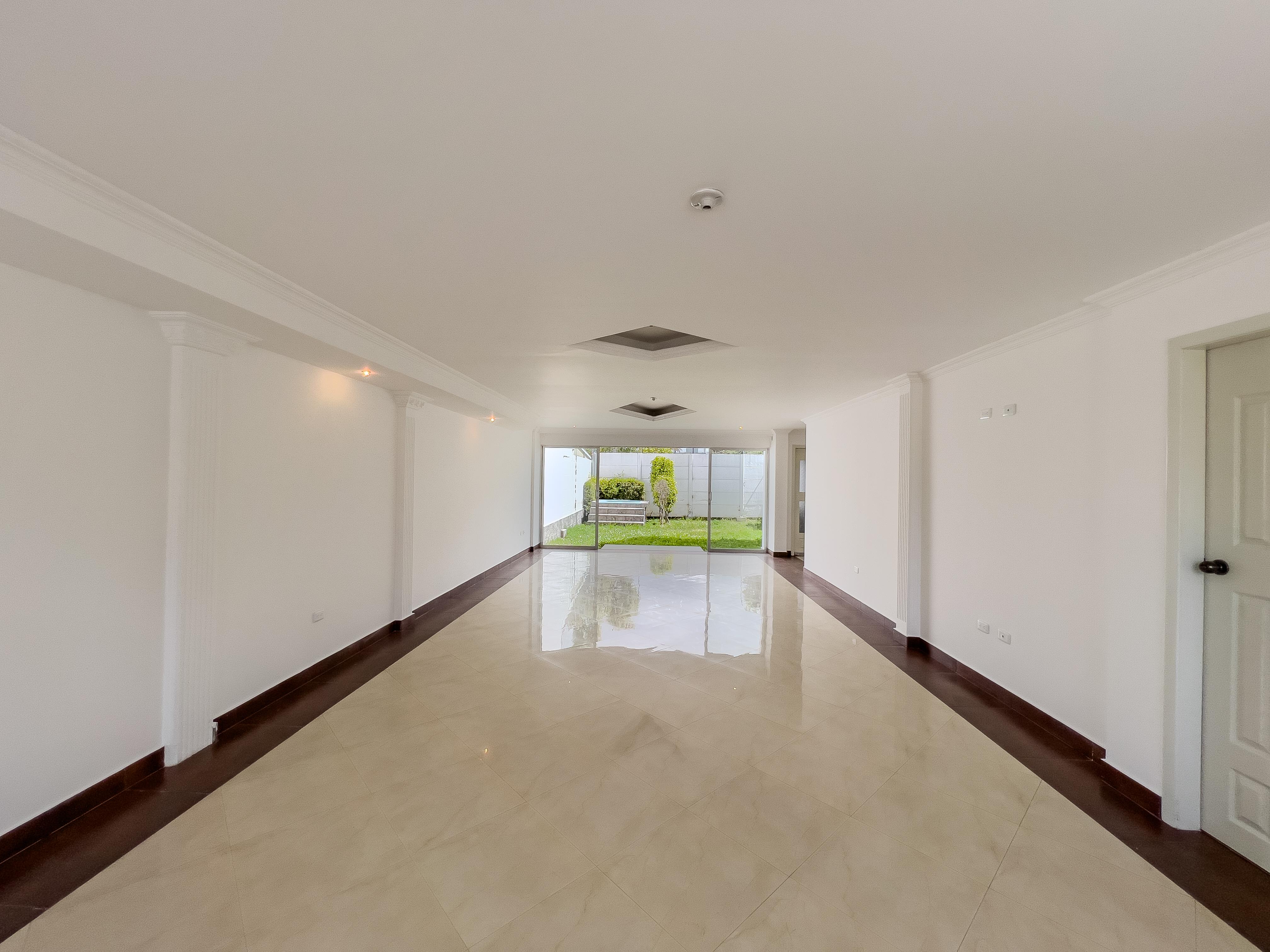 Casa en venta, Conocoto, Conjunto Fairyland, Av. Chillo Jijón