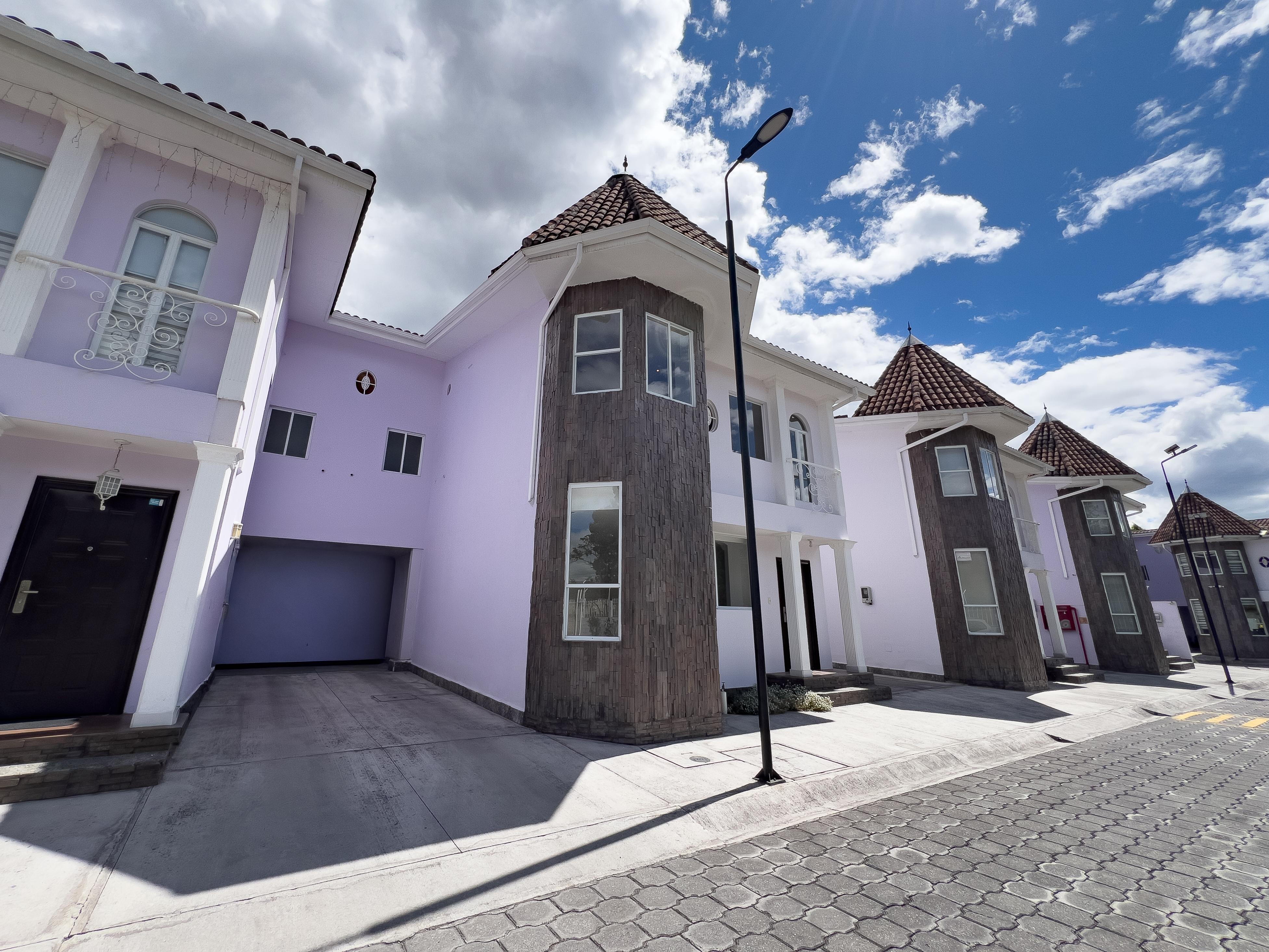 Casa en venta, Conocoto, Conjunto Fairyland, Av. Chillo Jijón