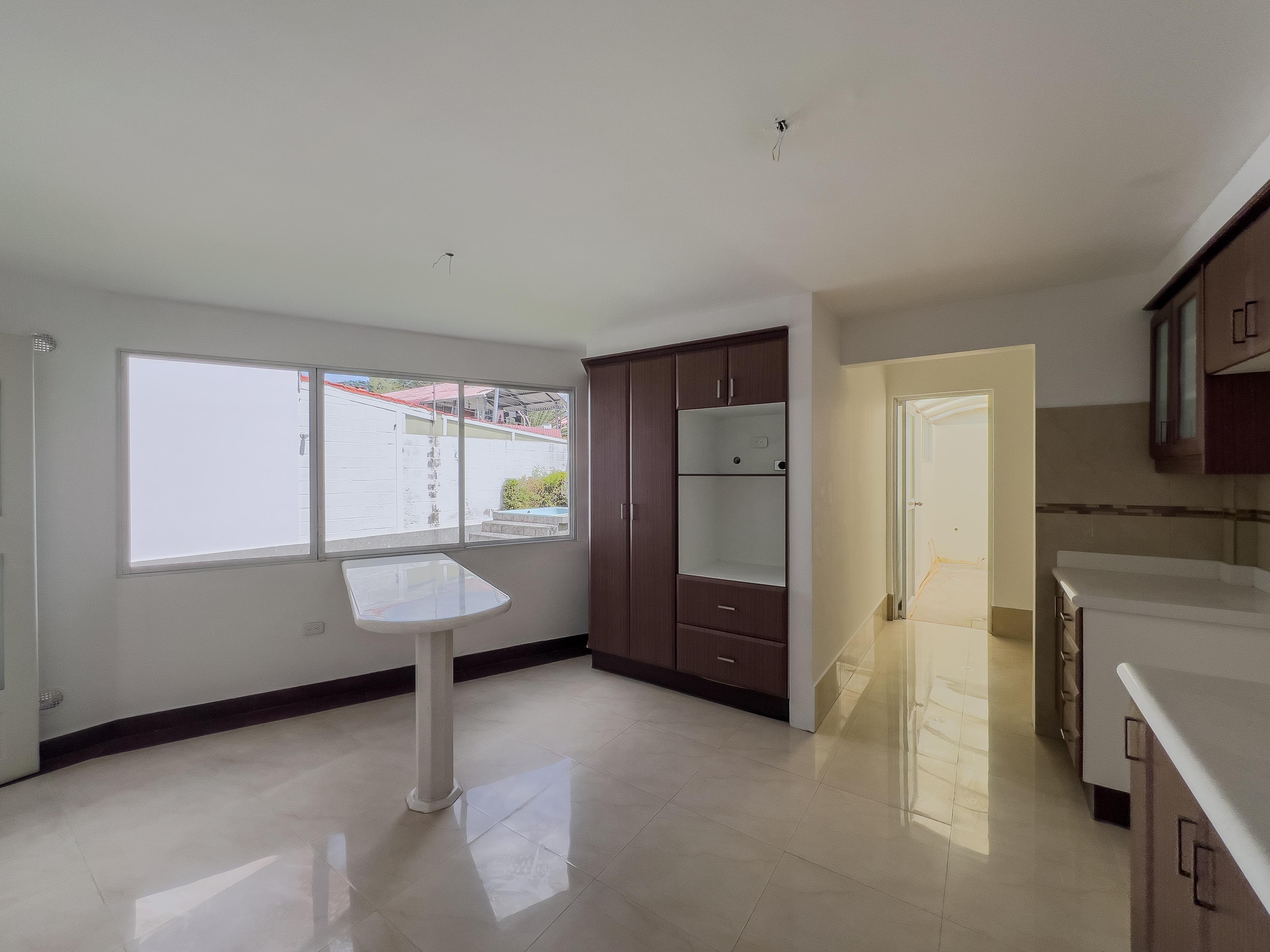Casa en venta, Conocoto, Conjunto Fairyland, Av. Chillo Jijón
