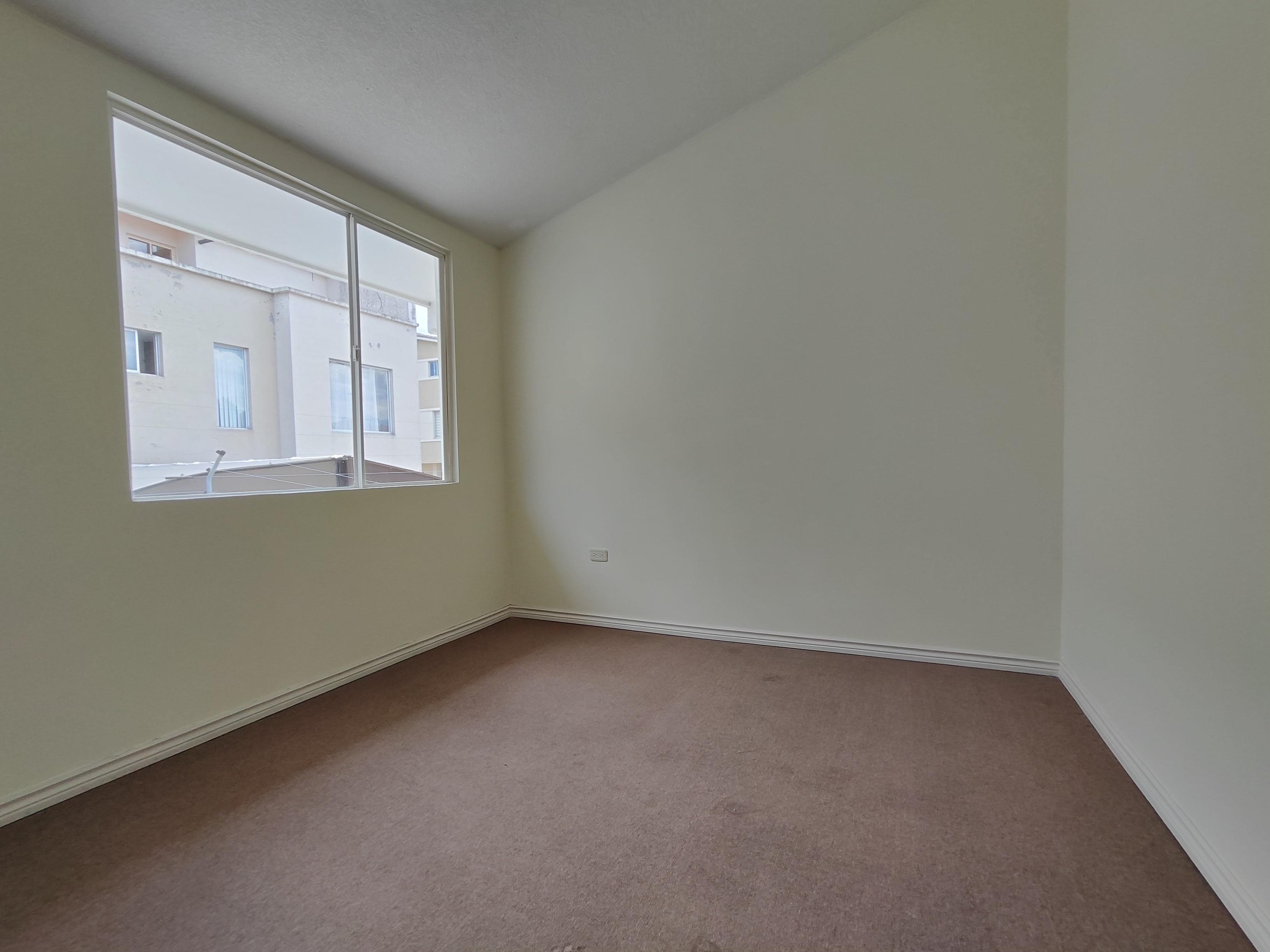 Casa en venta dentro de Conjunto Habitacional 