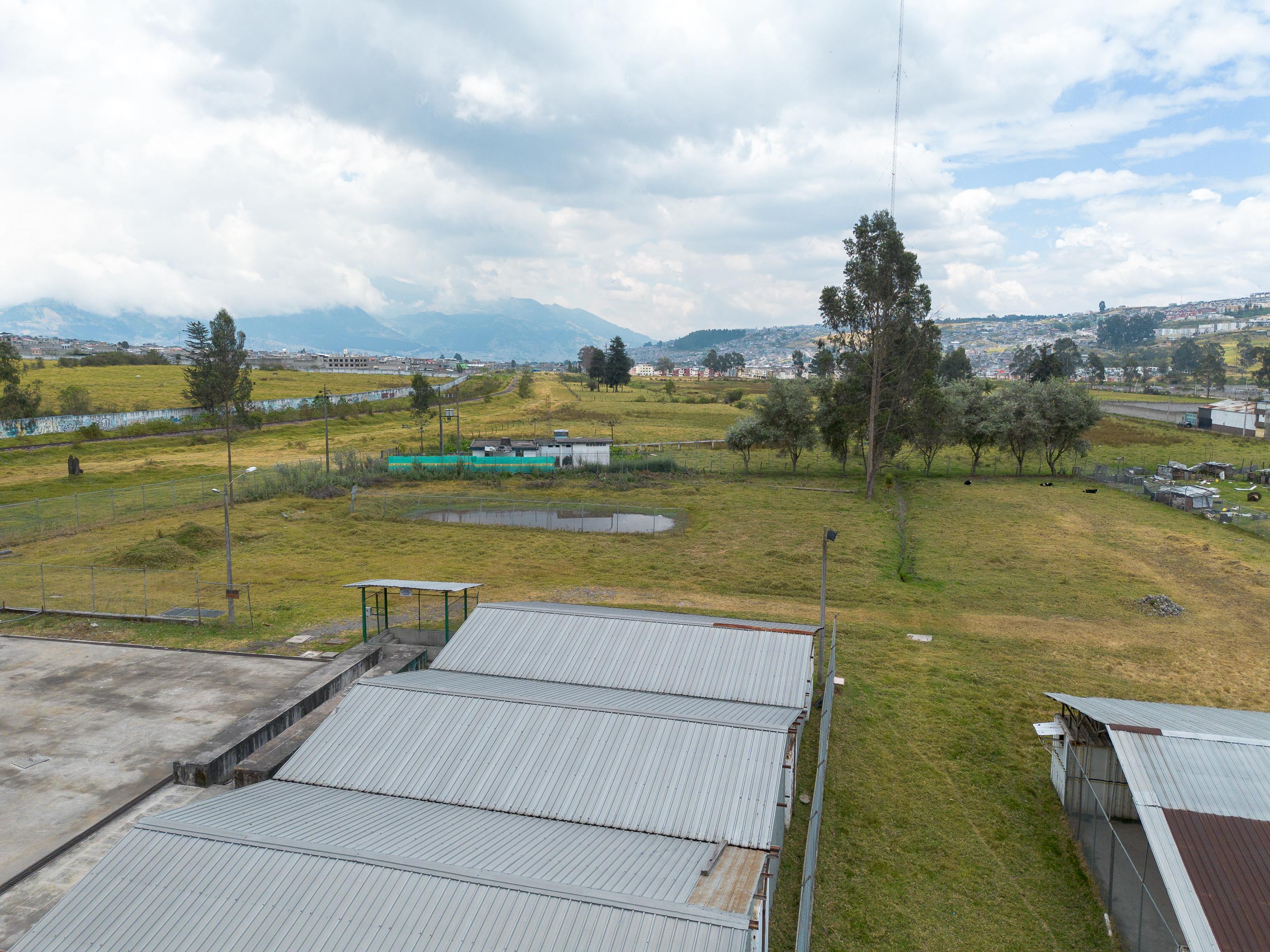 Galpón y bodegas de Tipo Industrial Parque Industrial Sector Eternit Guamaní 