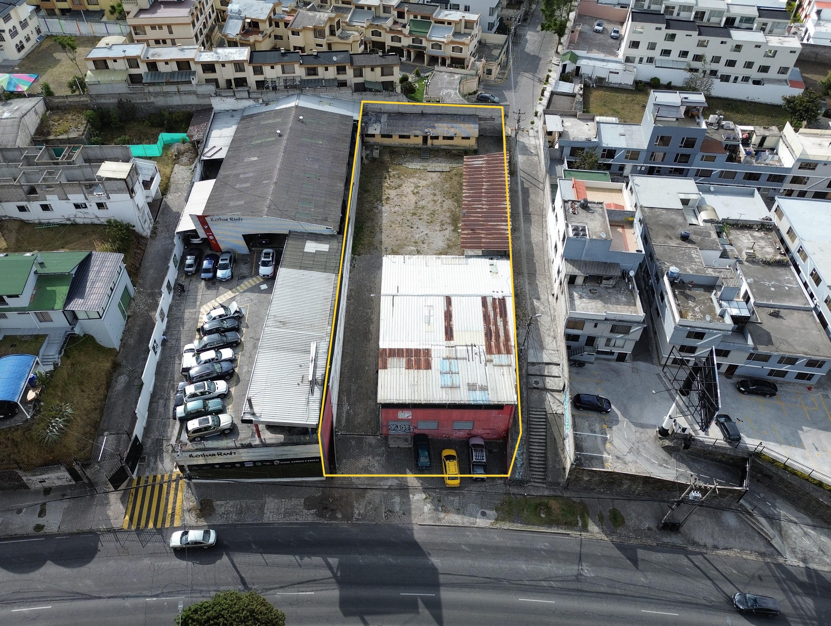 Local comercial / Galpón sector El Condado sobre Avenida Occidental