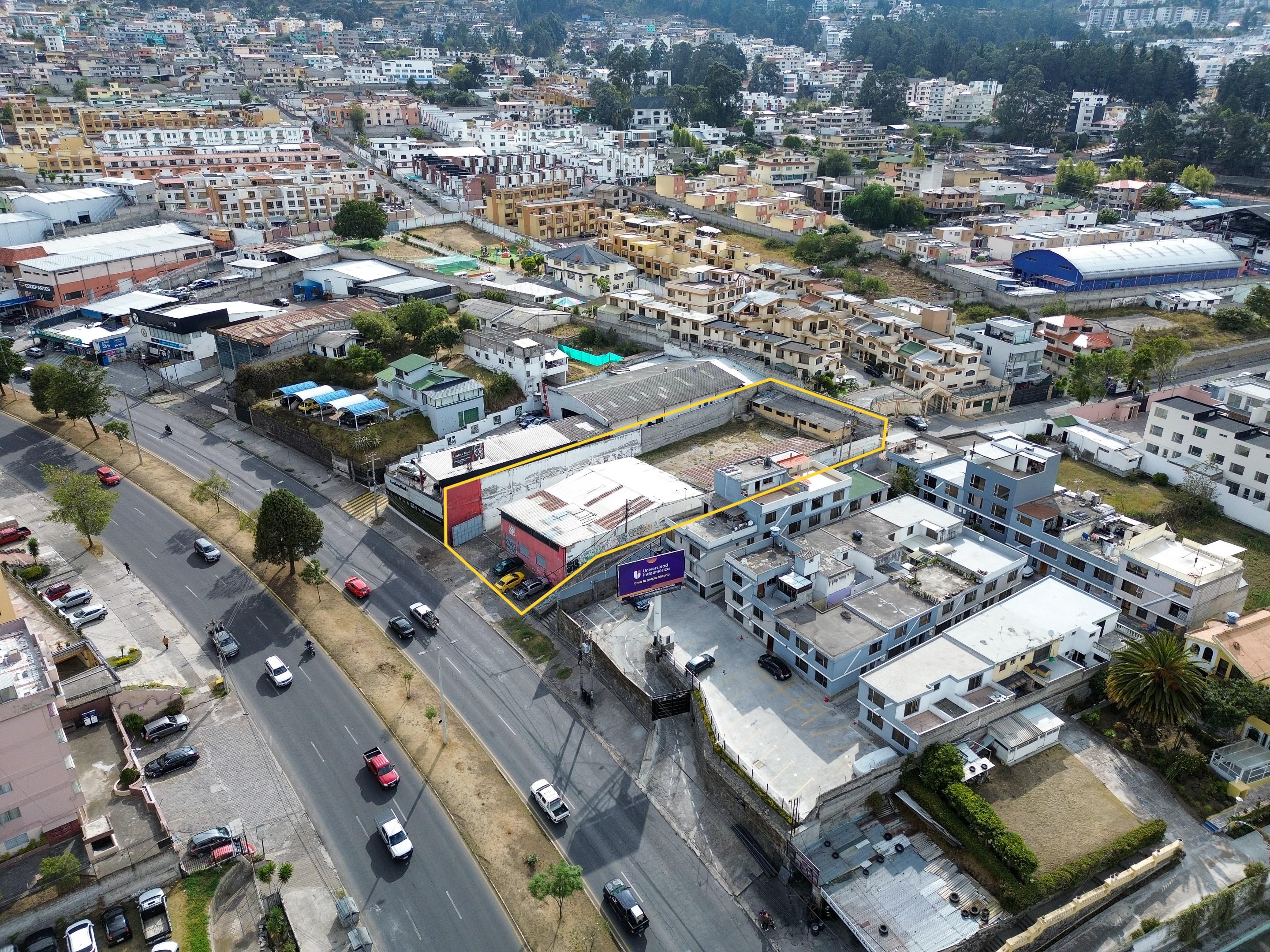 Local comercial / Galpón sector El Condado sobre Avenida Occidental
