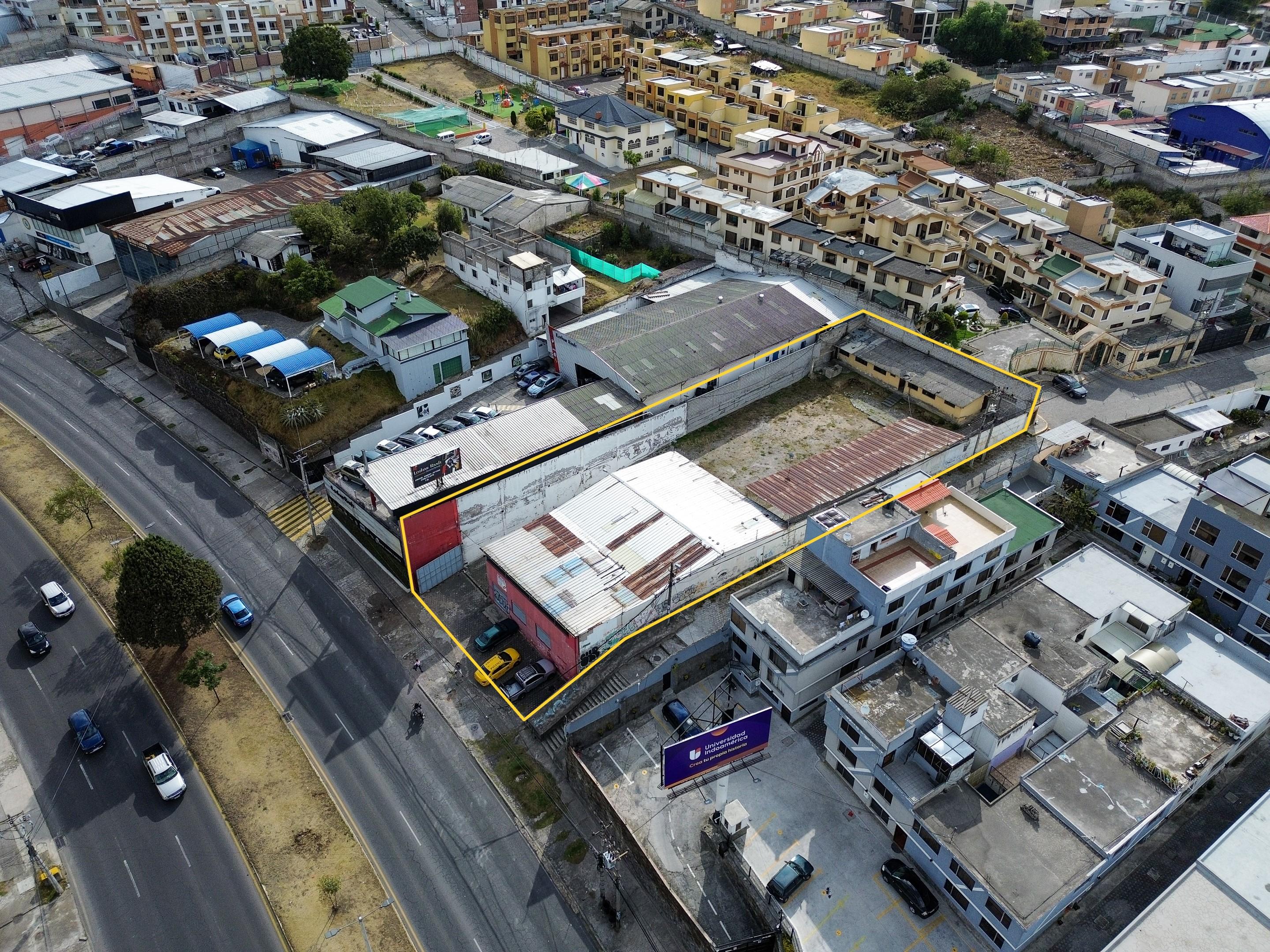 Local comercial / Galpón sector El Condado sobre Avenida Occidental