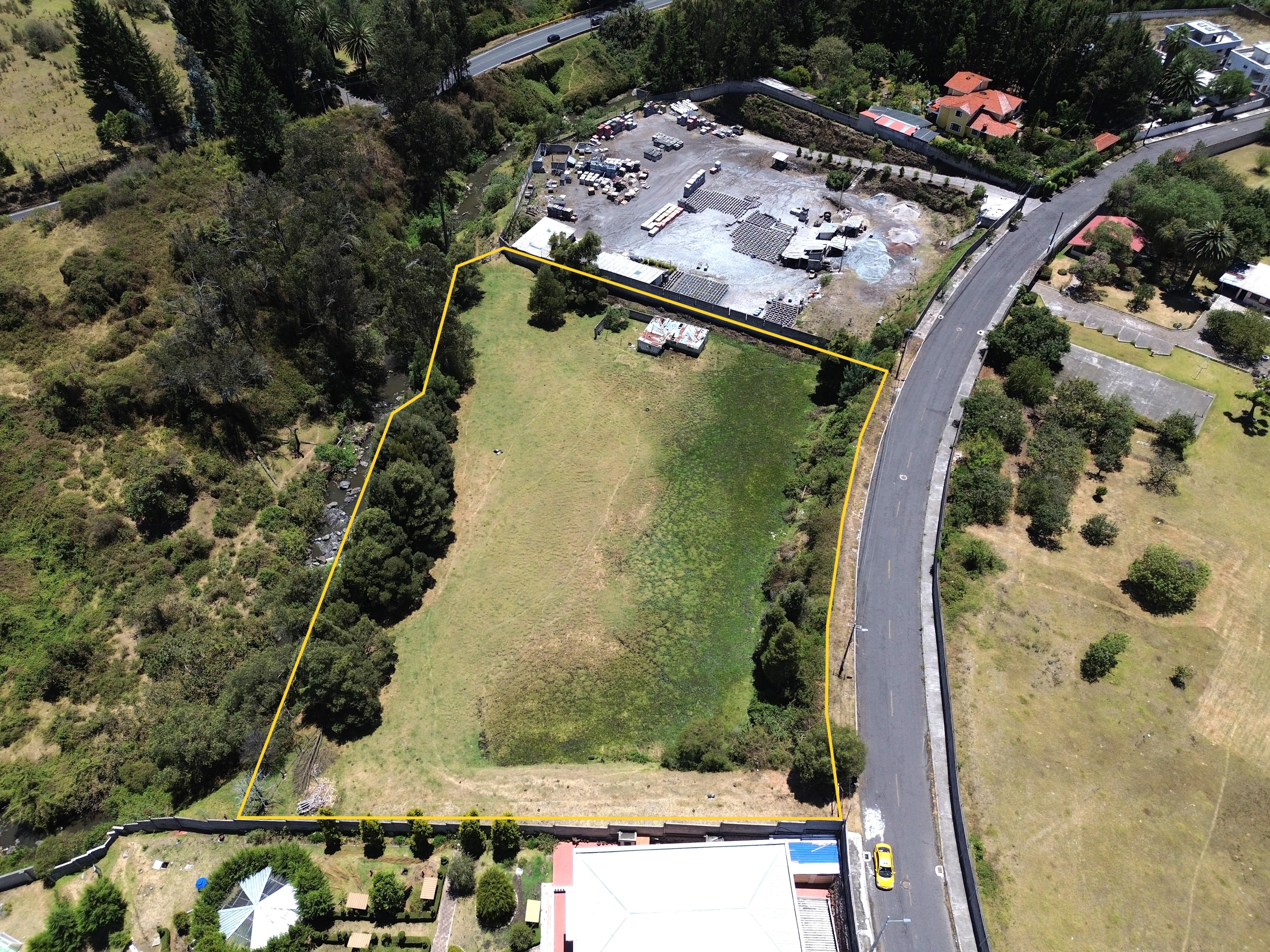 Terreno en  venta en Mirasierra a metros del CROE