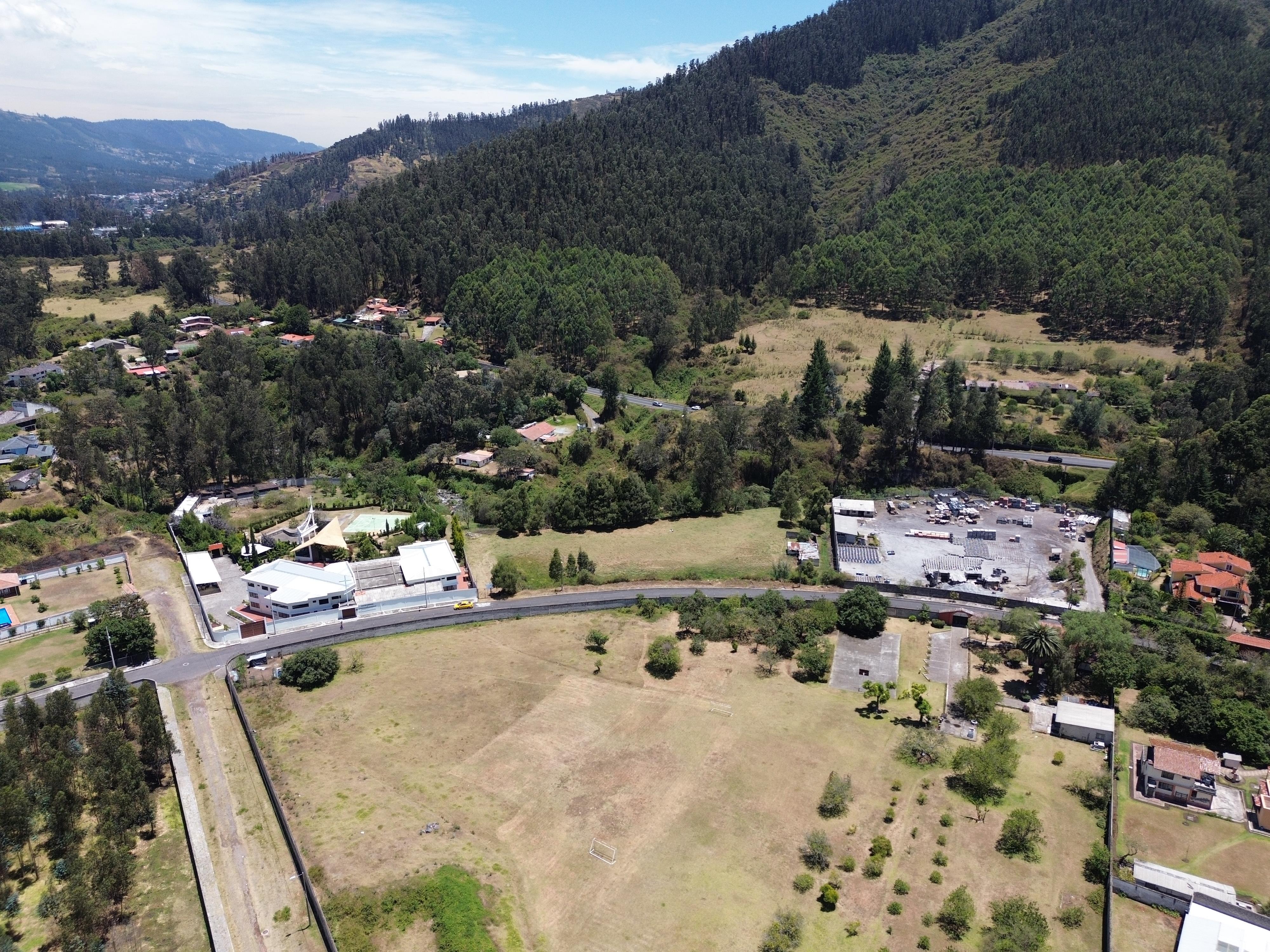 Terreno en  venta en Mirasierra a metros del CROE