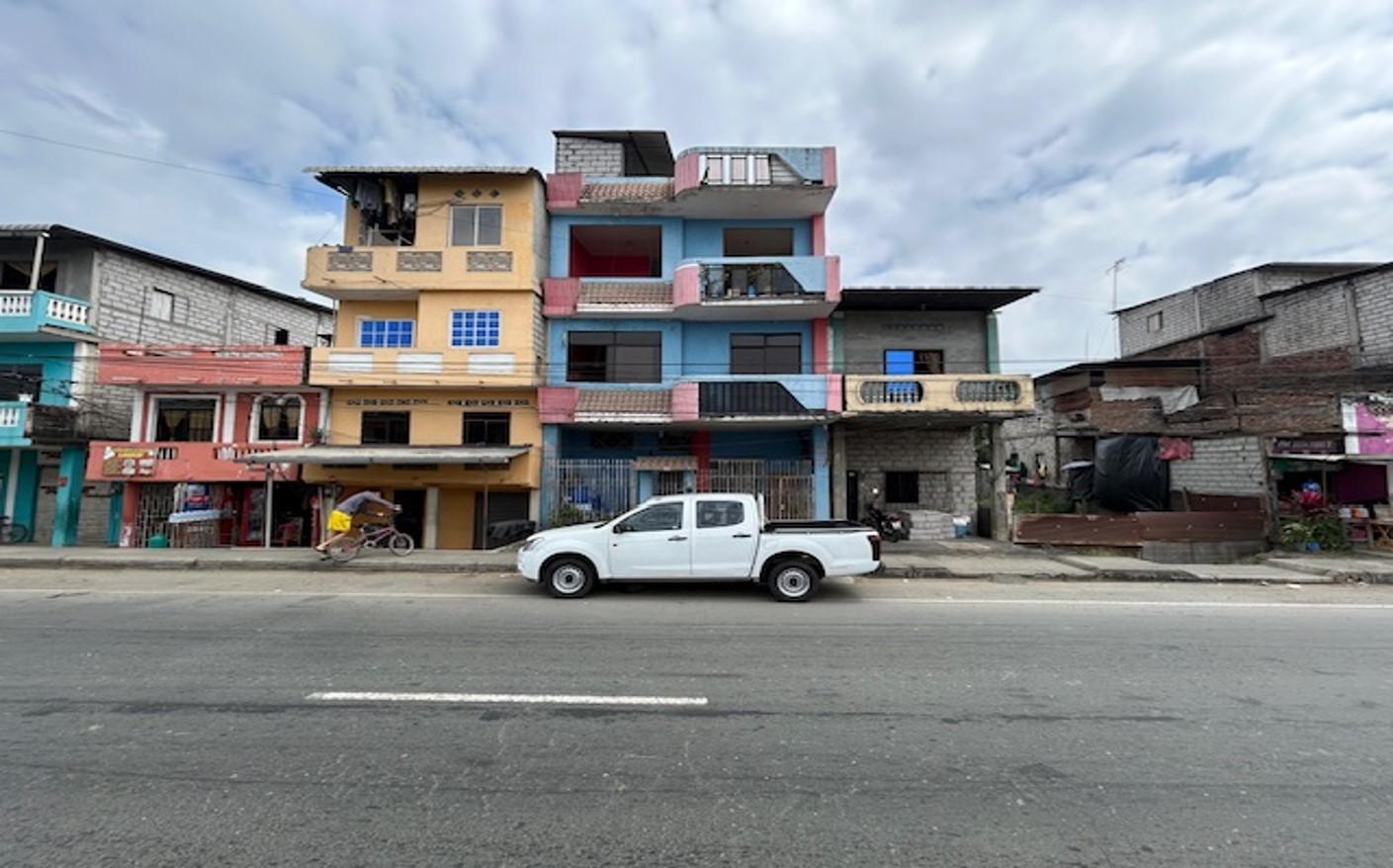 Casa Multifamiliar en Lomas de Sargentillo