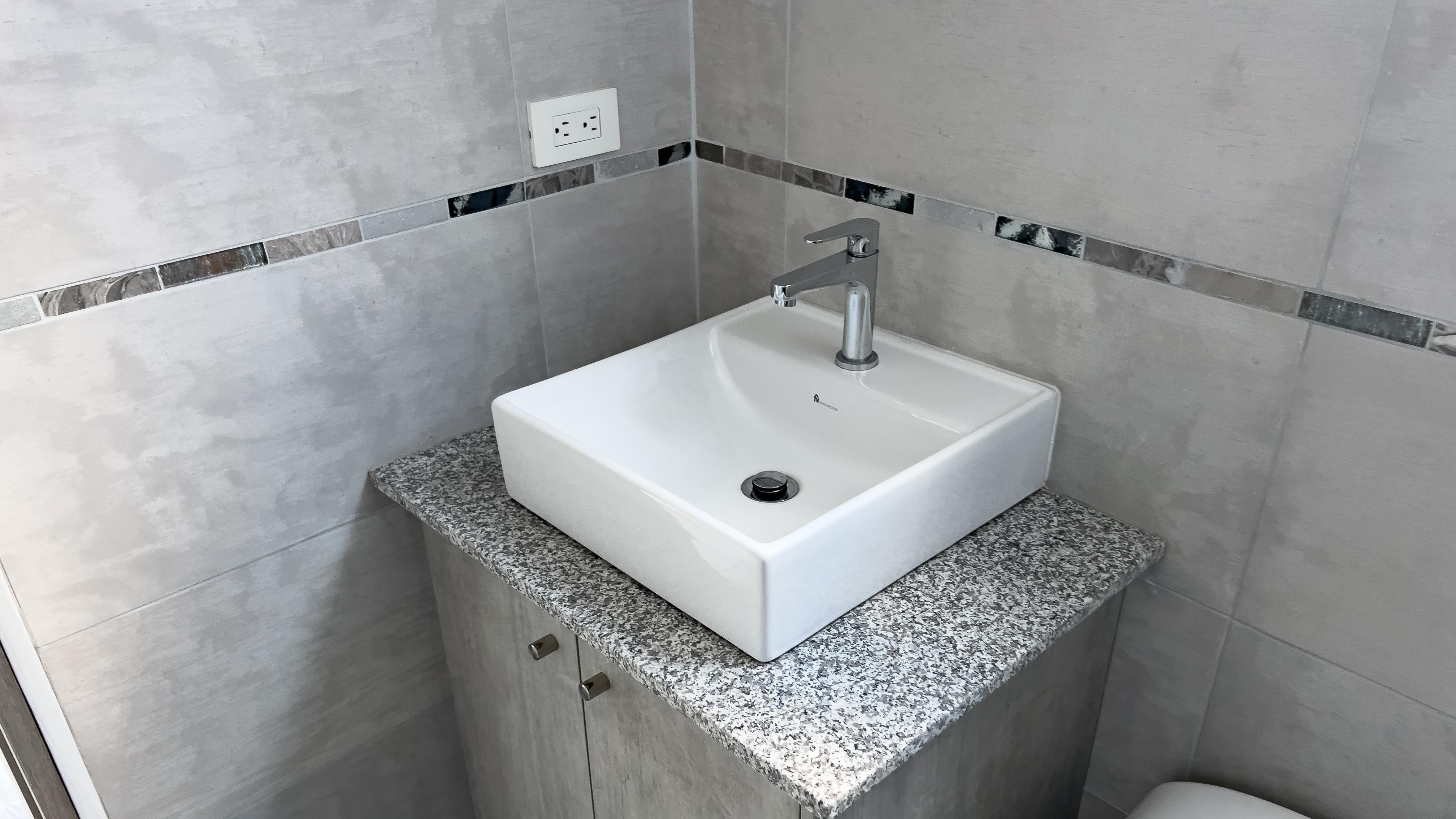 Departamento en venta, Edificio Moscú, Sector República del Salvador, Quito