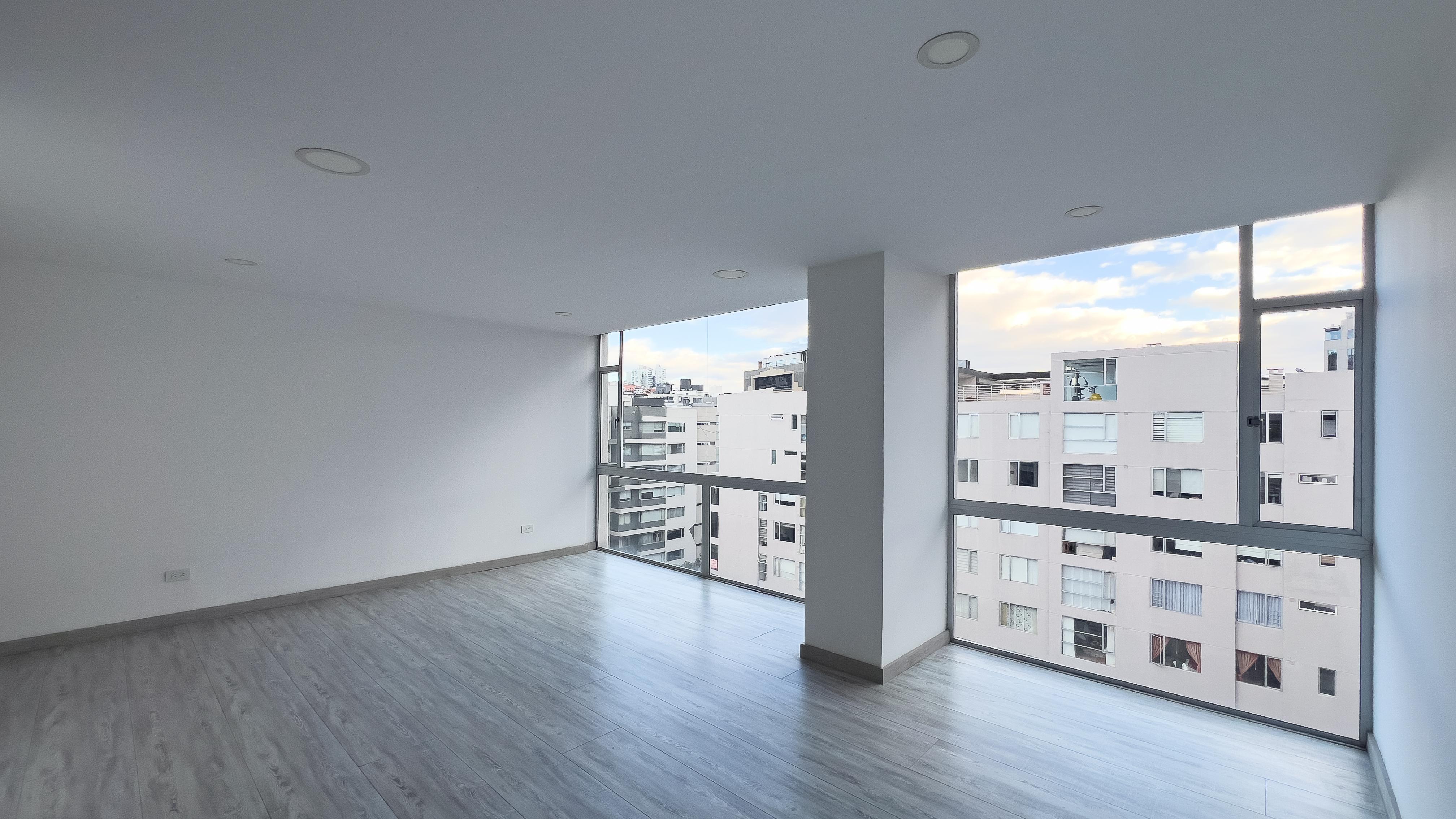 Departamento en venta, Edificio Moscú, Sector República del Salvador, Quito