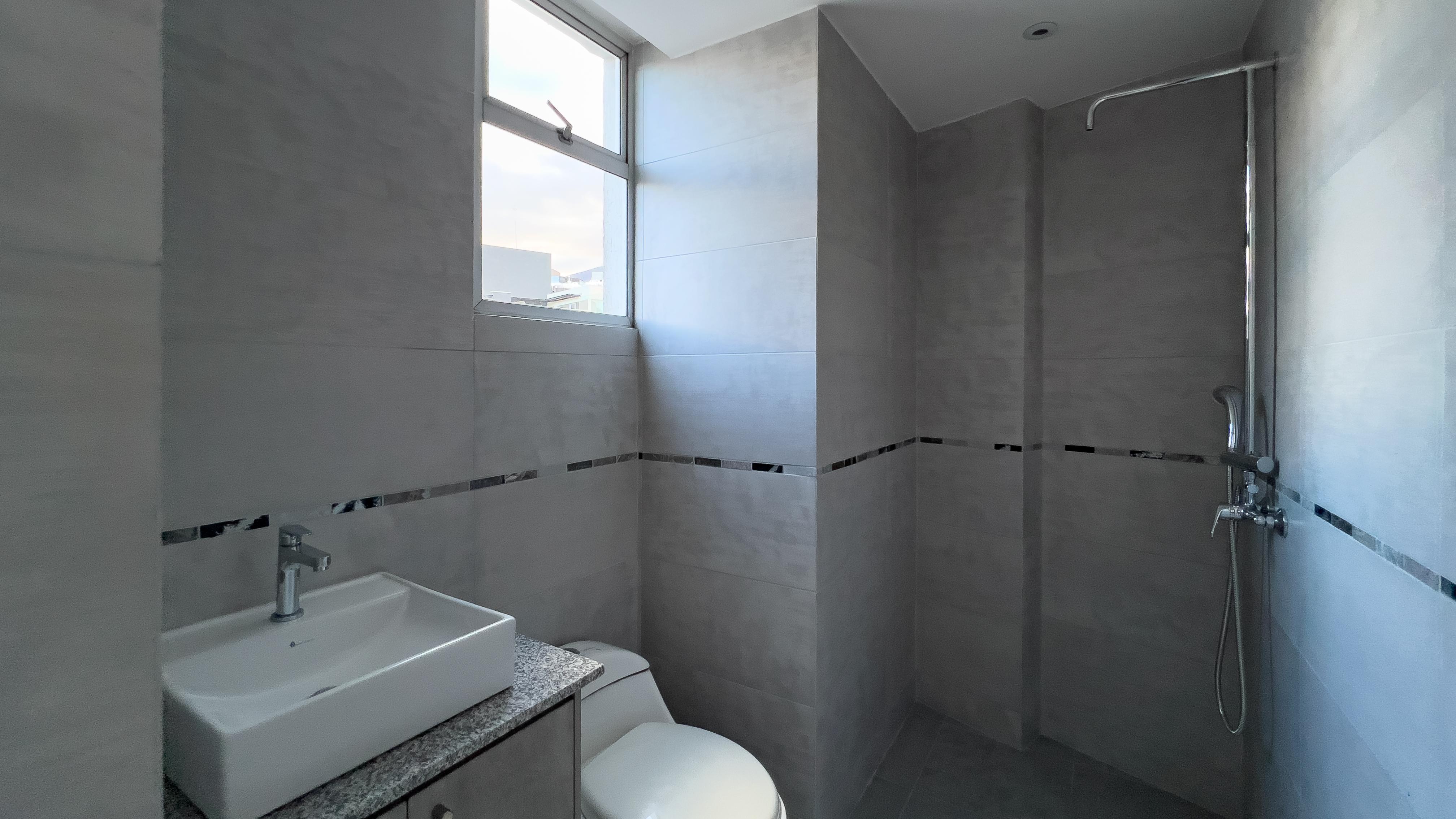 Departamento en venta, Edificio Moscú, Sector República del Salvador, Quito